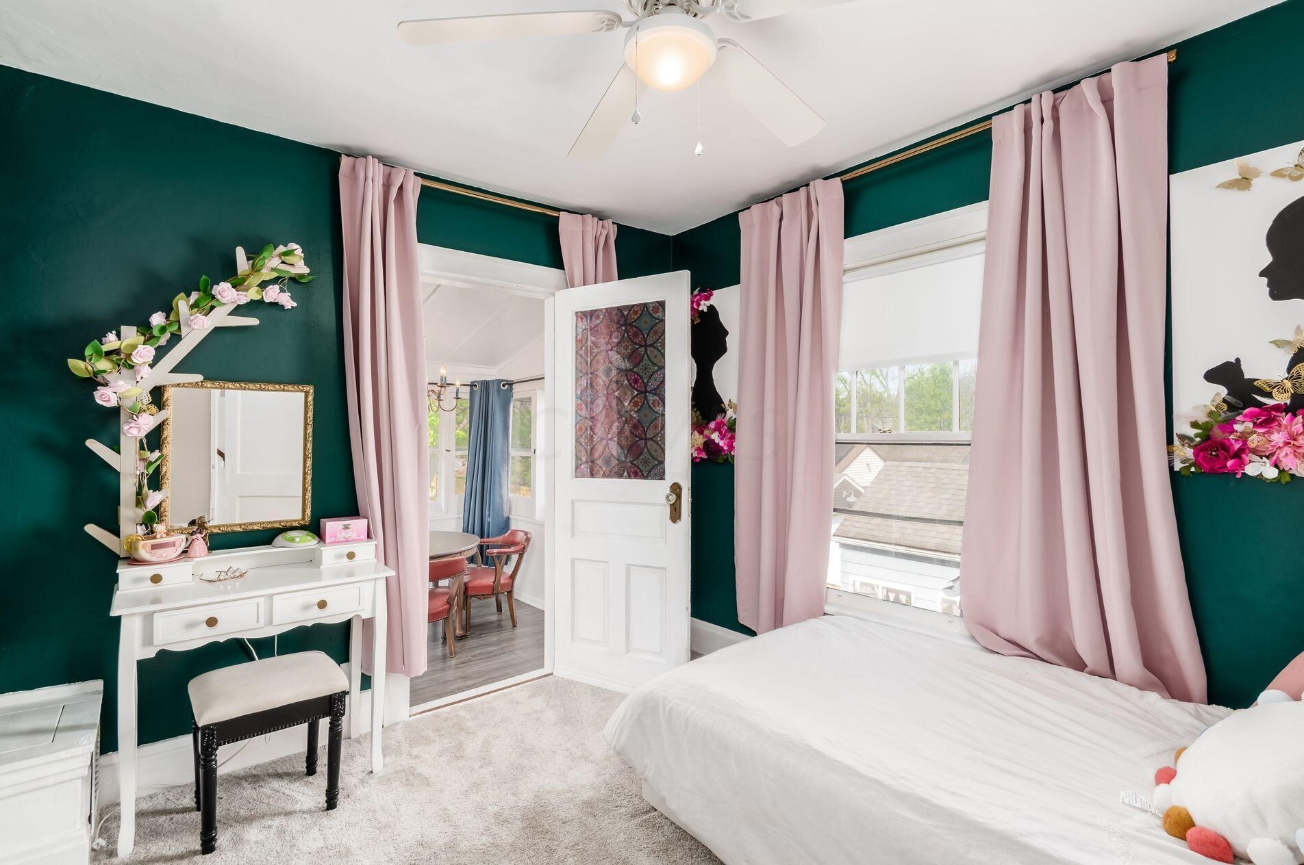 136 Blenheim Rd, Columbus OH 43214-3265 exterior