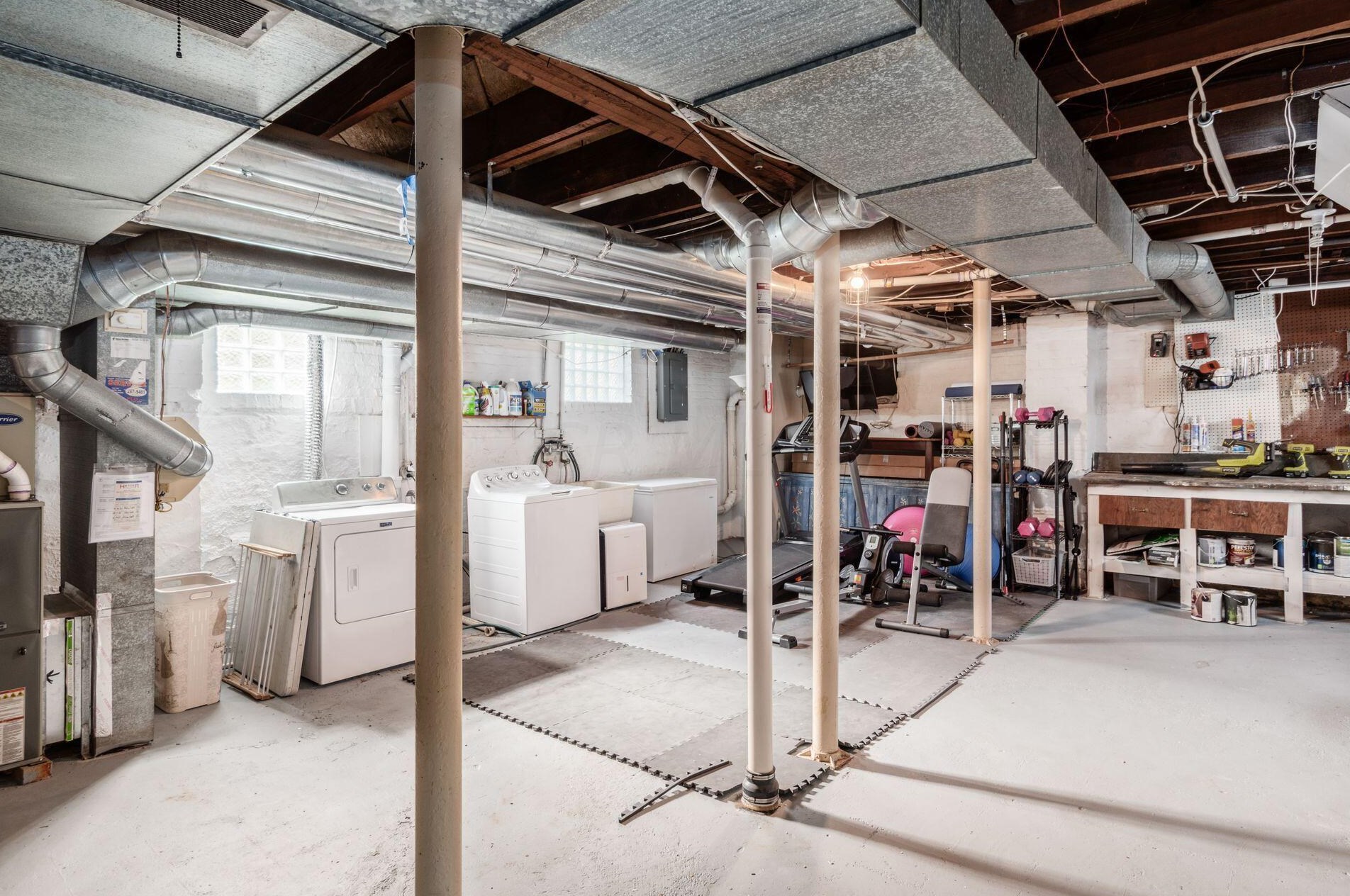 136 Blenheim Rd, Columbus OH 43214-3265 exterior