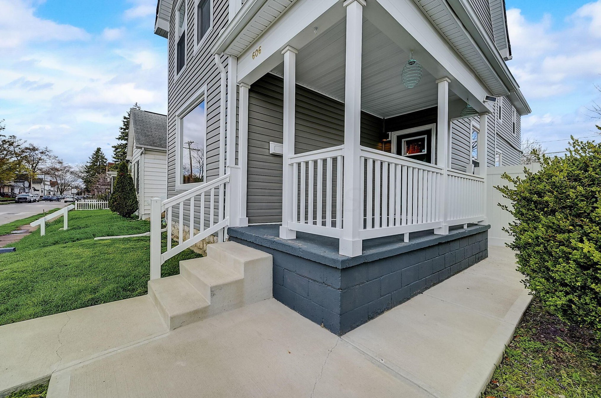 606 Stewart Ave, Columbus OH  43206-2884 exterior