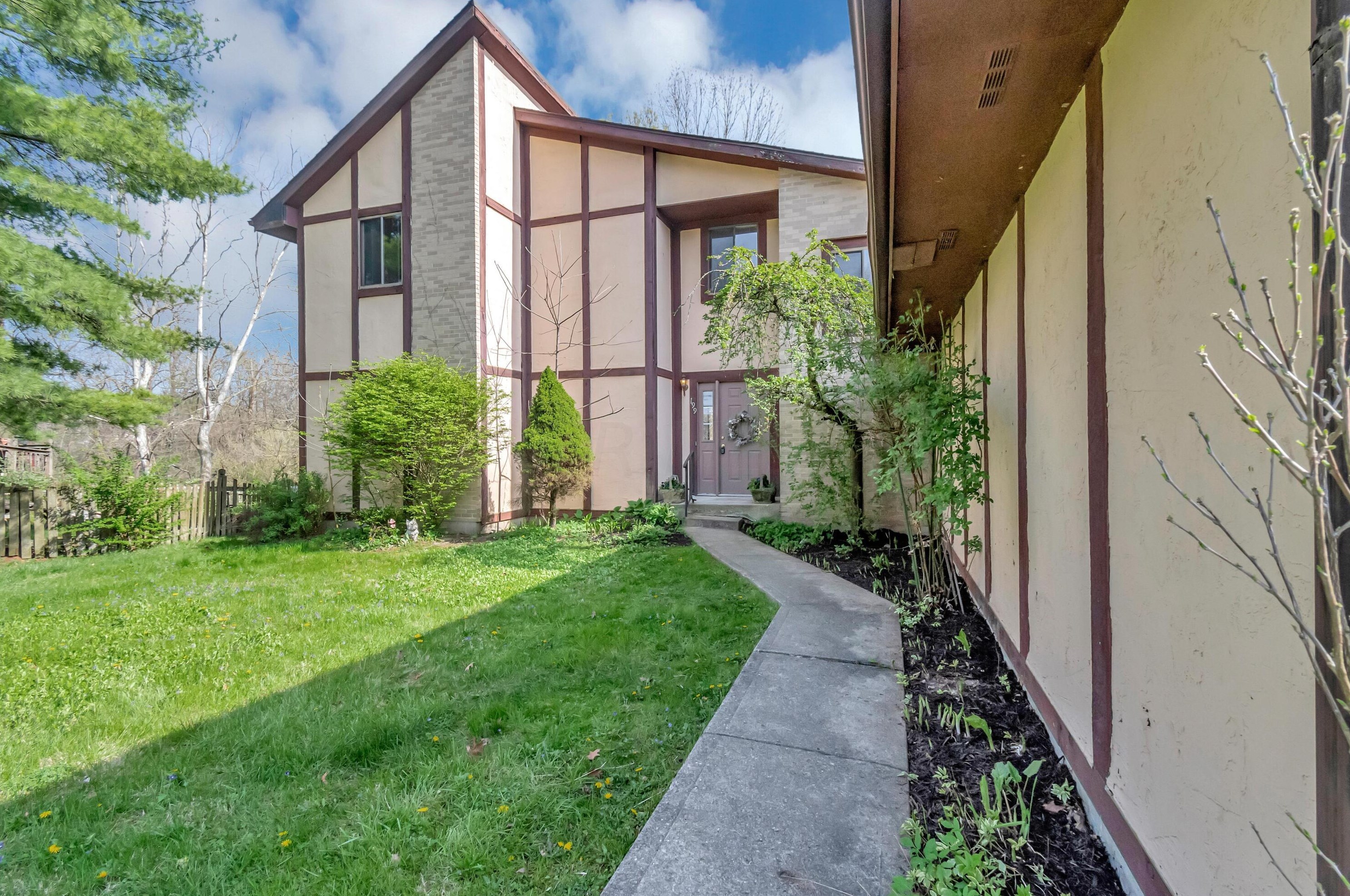 199 Creighton Ct, Columbus, OH 43230