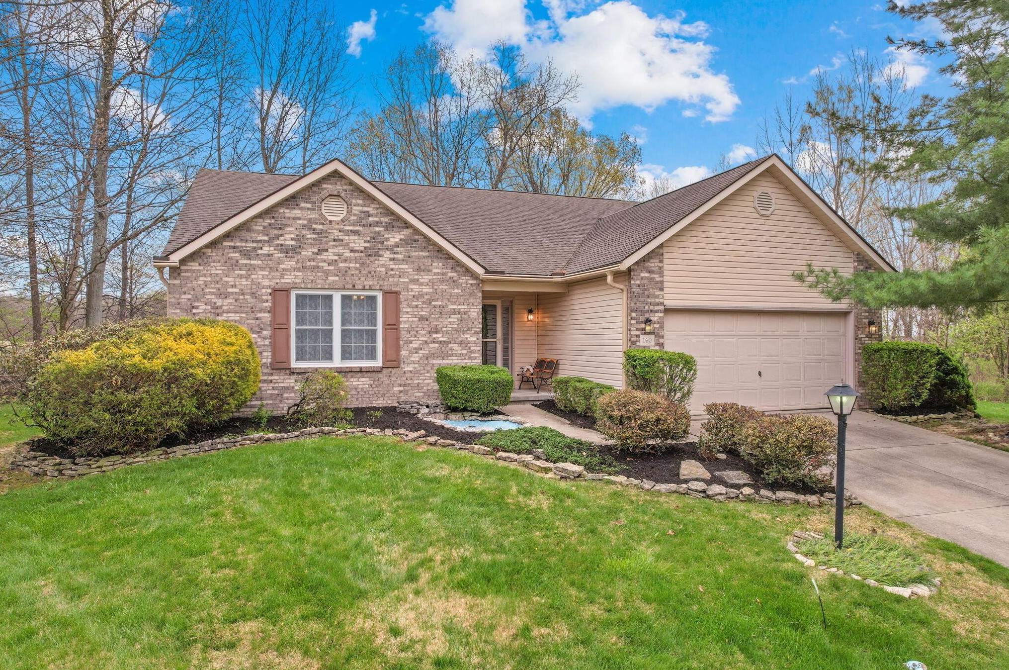 160 Shawnee Loop, Pataskala, OH 43062-9610