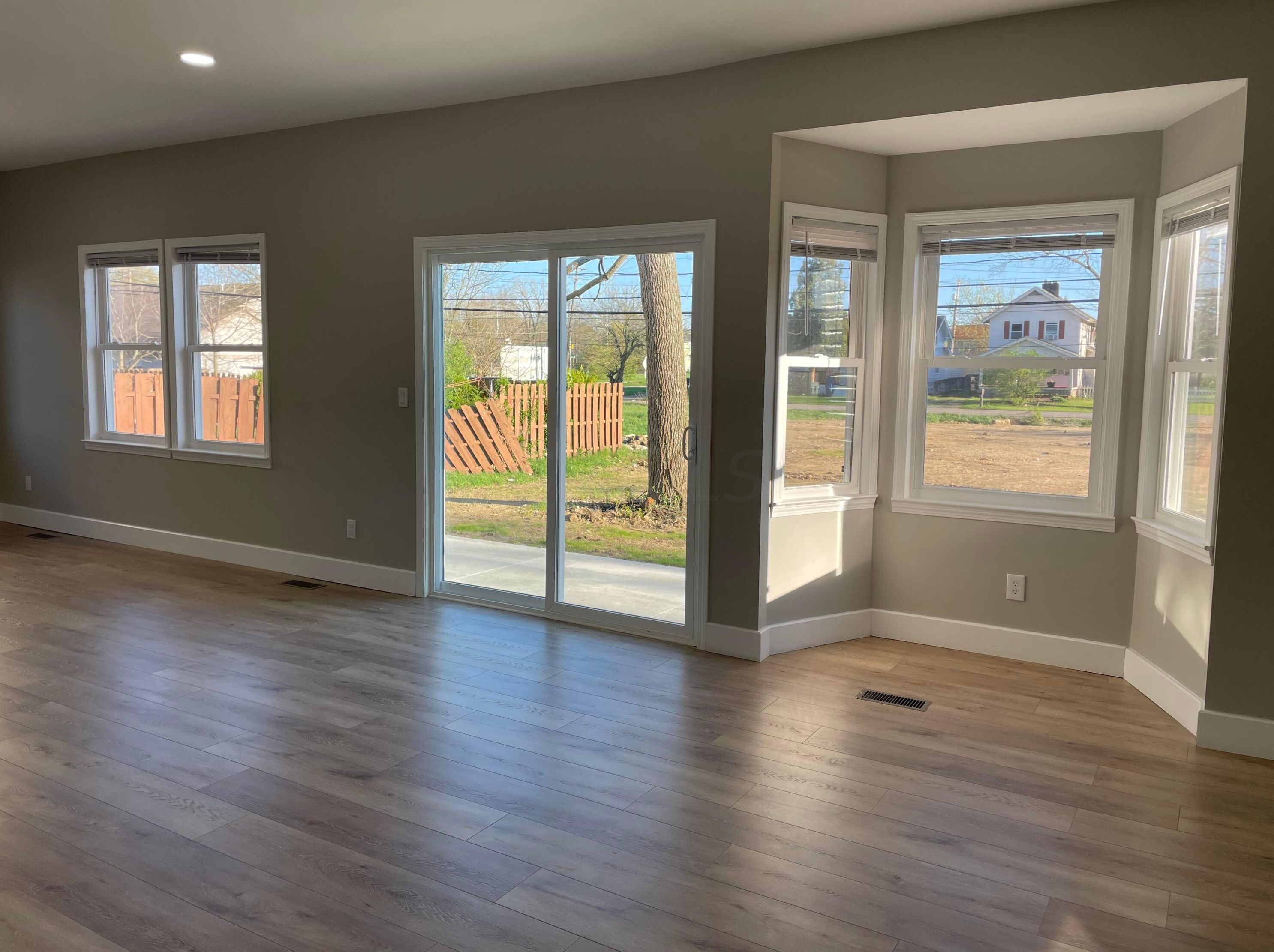 2435 Strimple Ave, Columbus OH 43229-4761 exterior