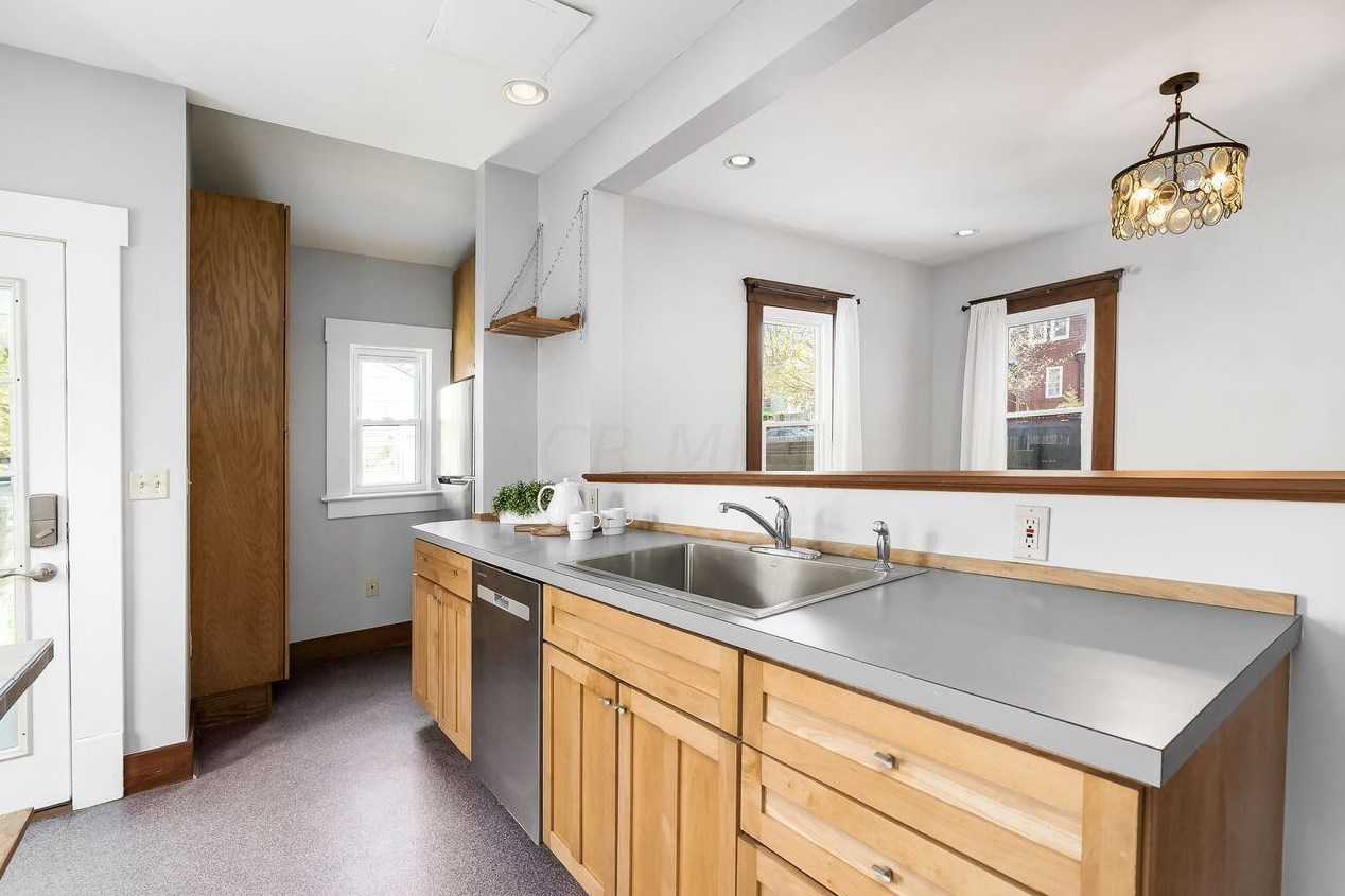 188 Maynard Ave, Columbus OH  43202-3057 exterior