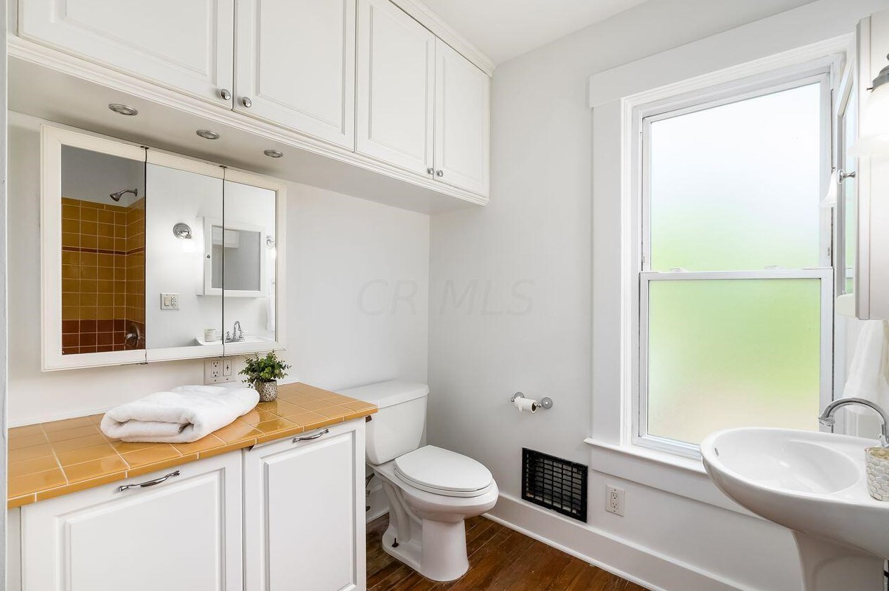 188 Maynard Ave, Columbus OH  43202-3057 exterior