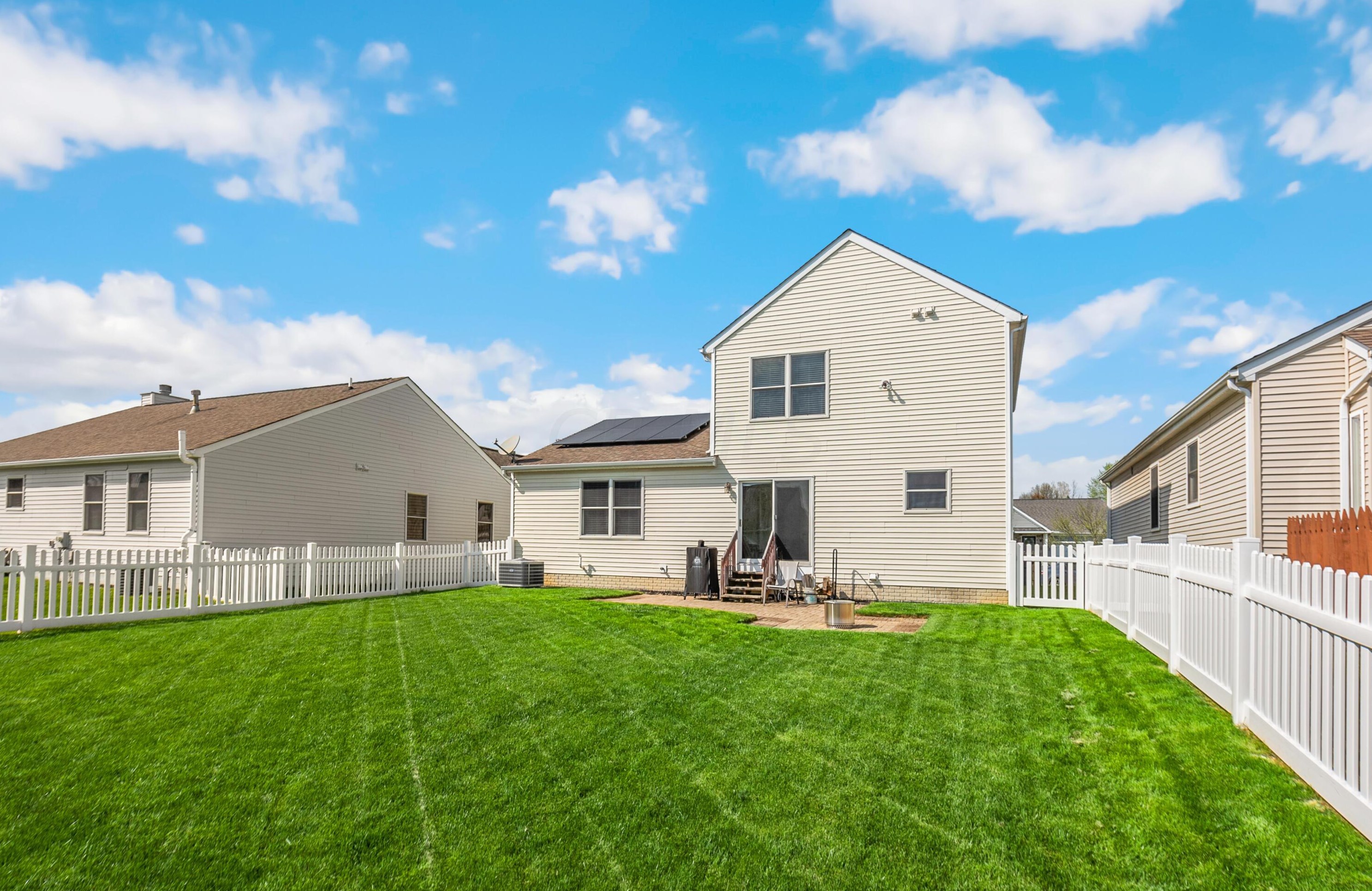 8741 Brenstuhl Park Dr, Blacklick OH  43004-7058 exterior