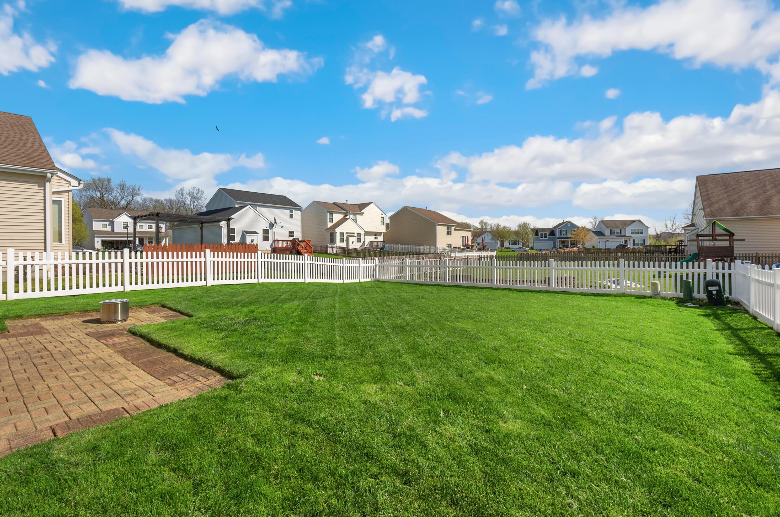 8741 Brenstuhl Park Dr, Blacklick OH  43004-7058 exterior