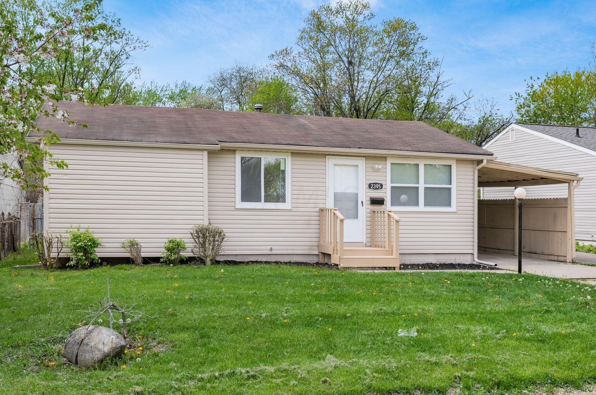 2395 Daleton Pl, Columbus, OH 43232-4032
