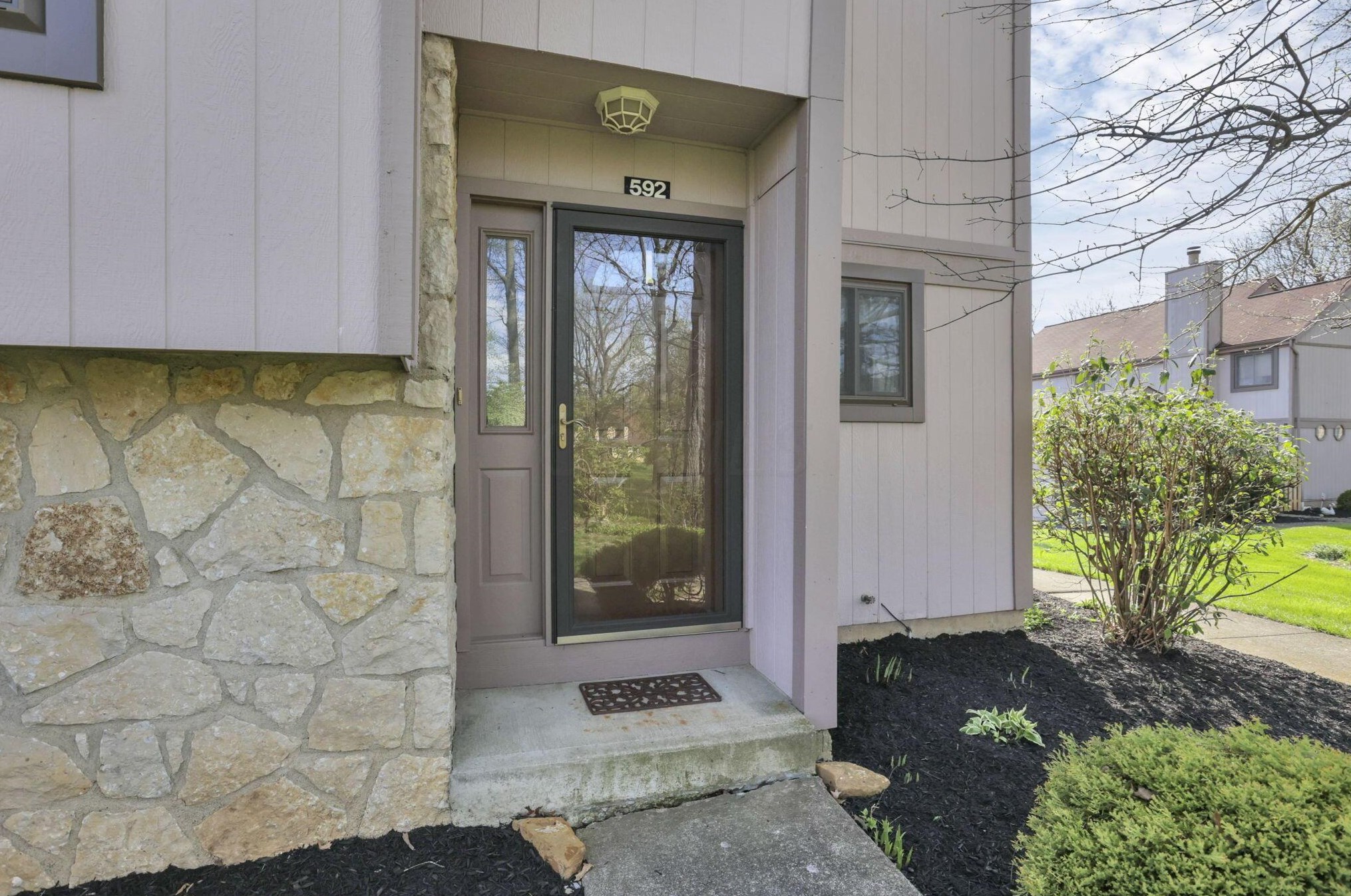 592 Banningway Dr, Columbus, OH 43213-3441