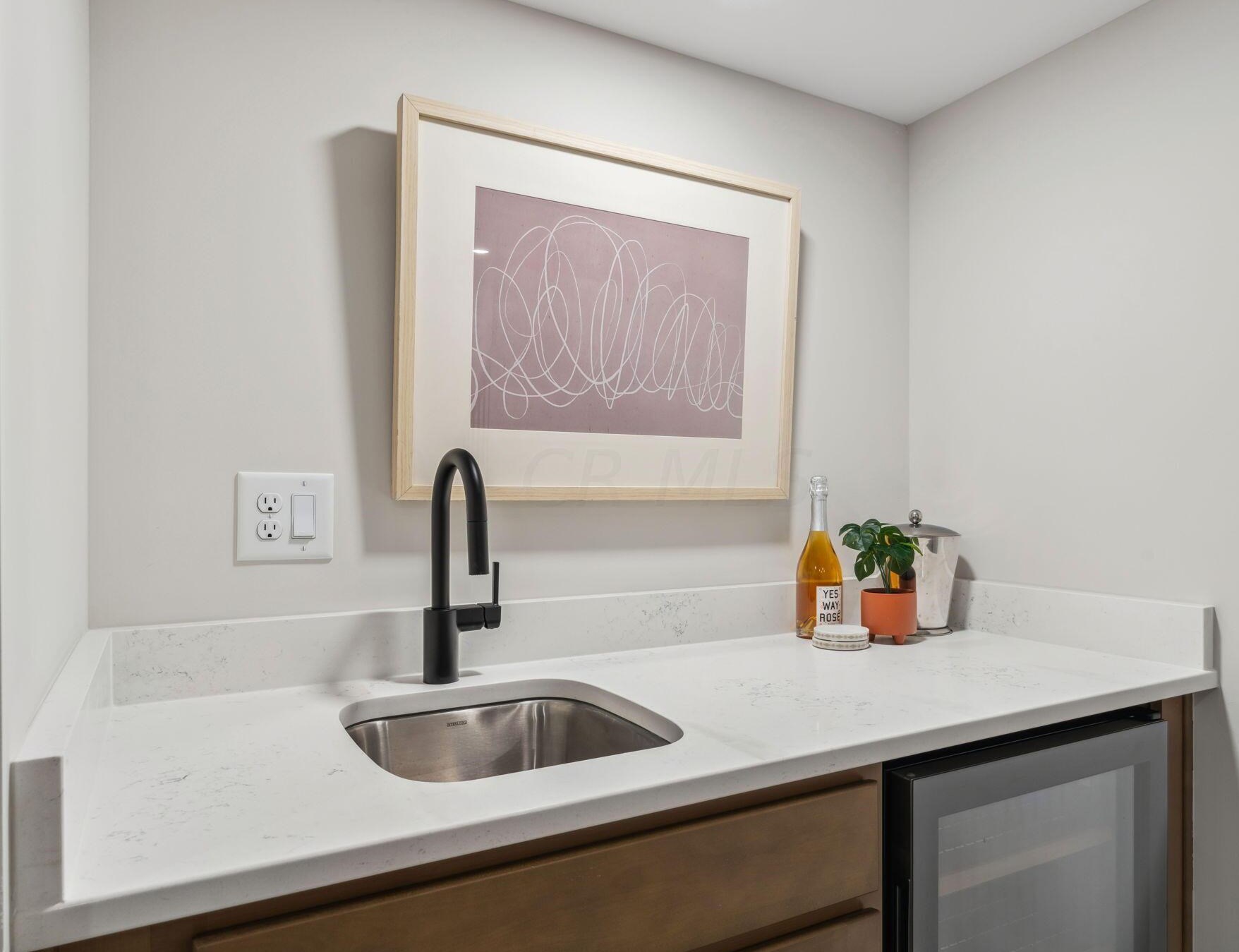 1100 Sycamore St, Columbus OH 43206-4411 exterior