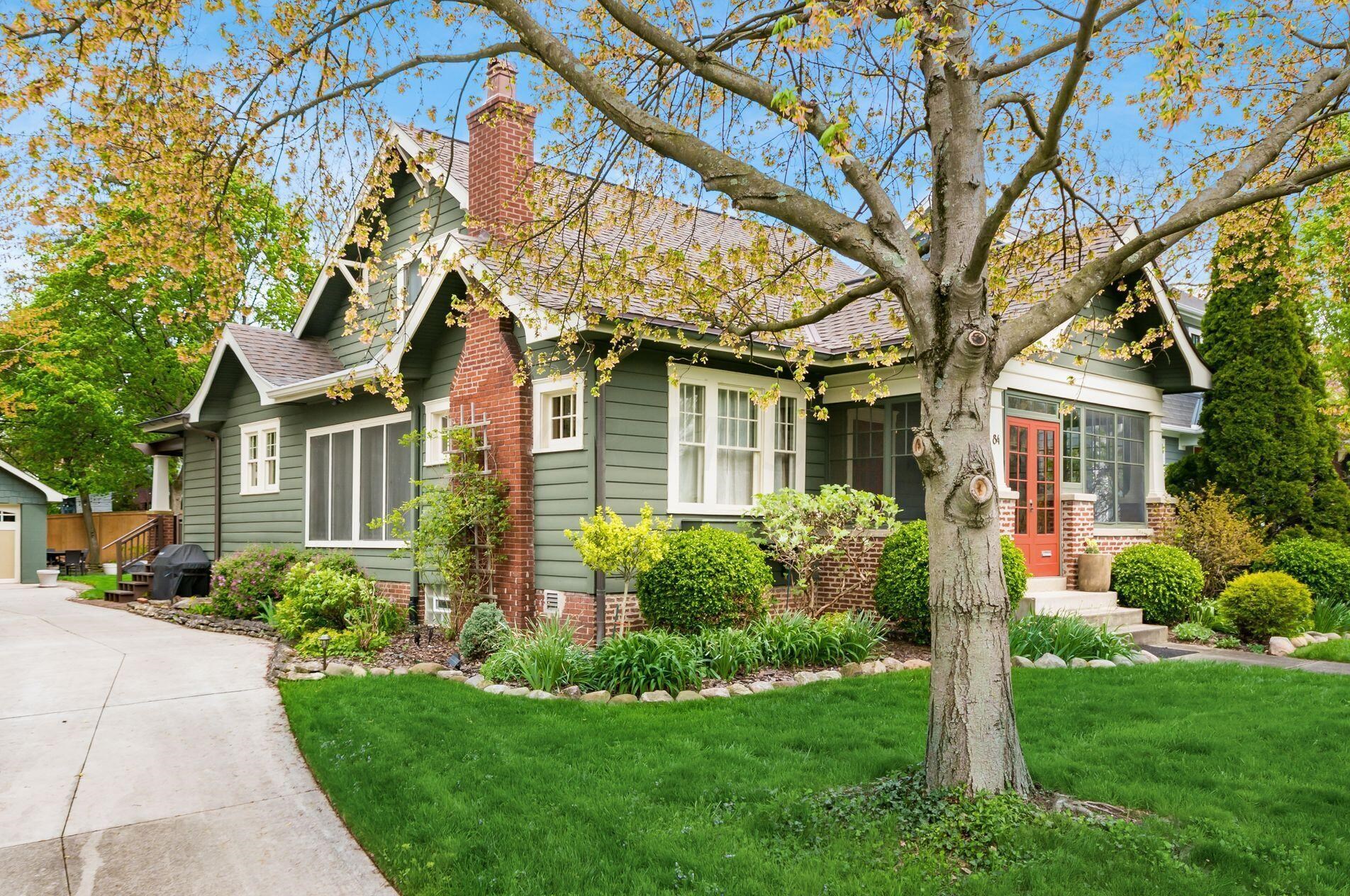 84 Arden Rd, Columbus, OH 43214-3718