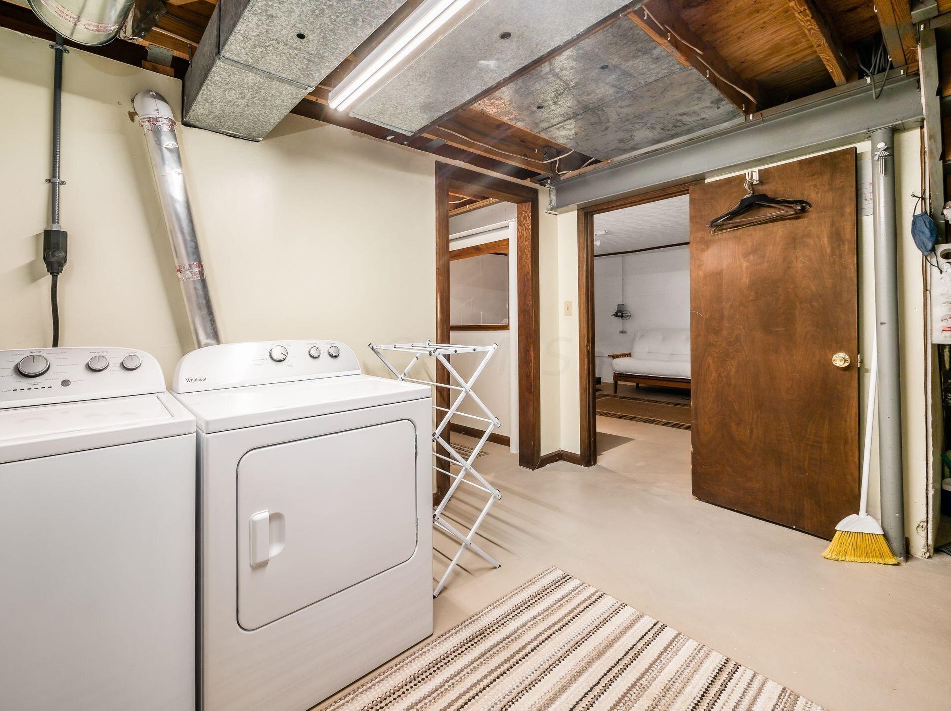 3765 Rochfort Brg Dr, Columbus OH 43221-4579 exterior