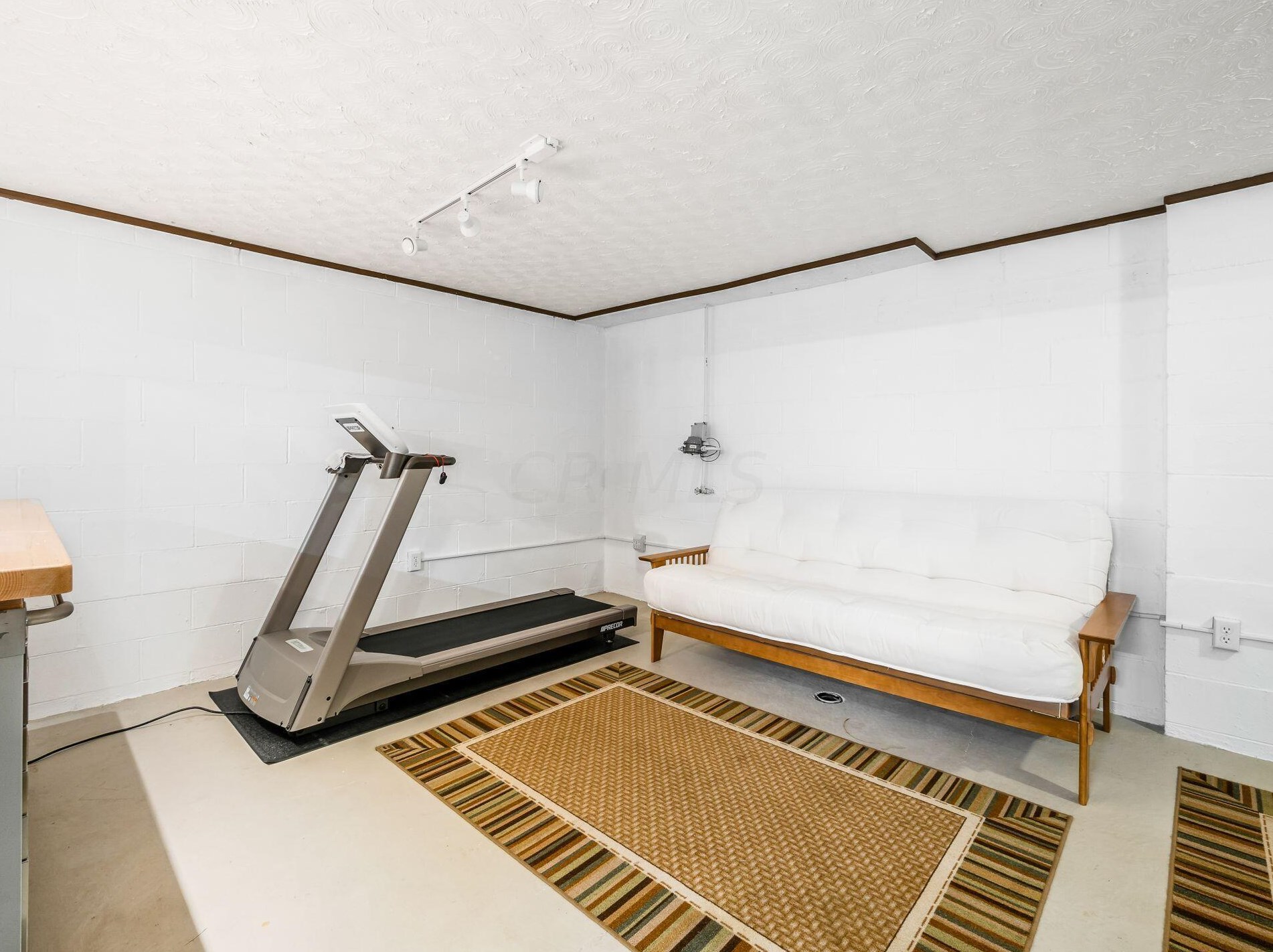 3765 Rochfort Brg Dr, Columbus OH 43221-4579 exterior