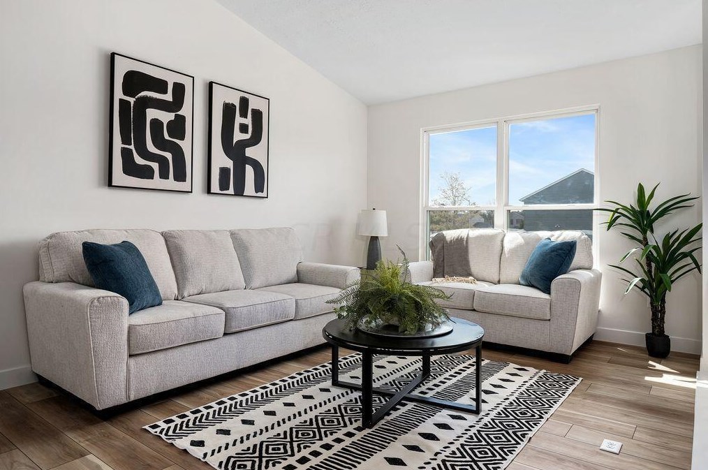 994 Bootman Dr, Columbus OH  43228-8203 exterior