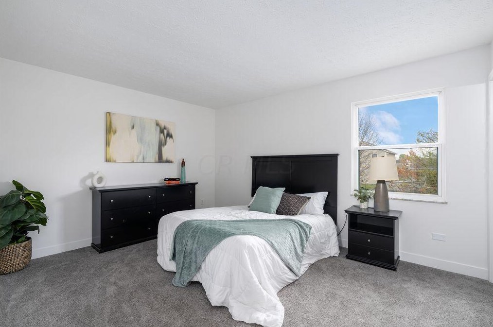 994 Bootman Dr, Columbus OH  43228-8203 exterior