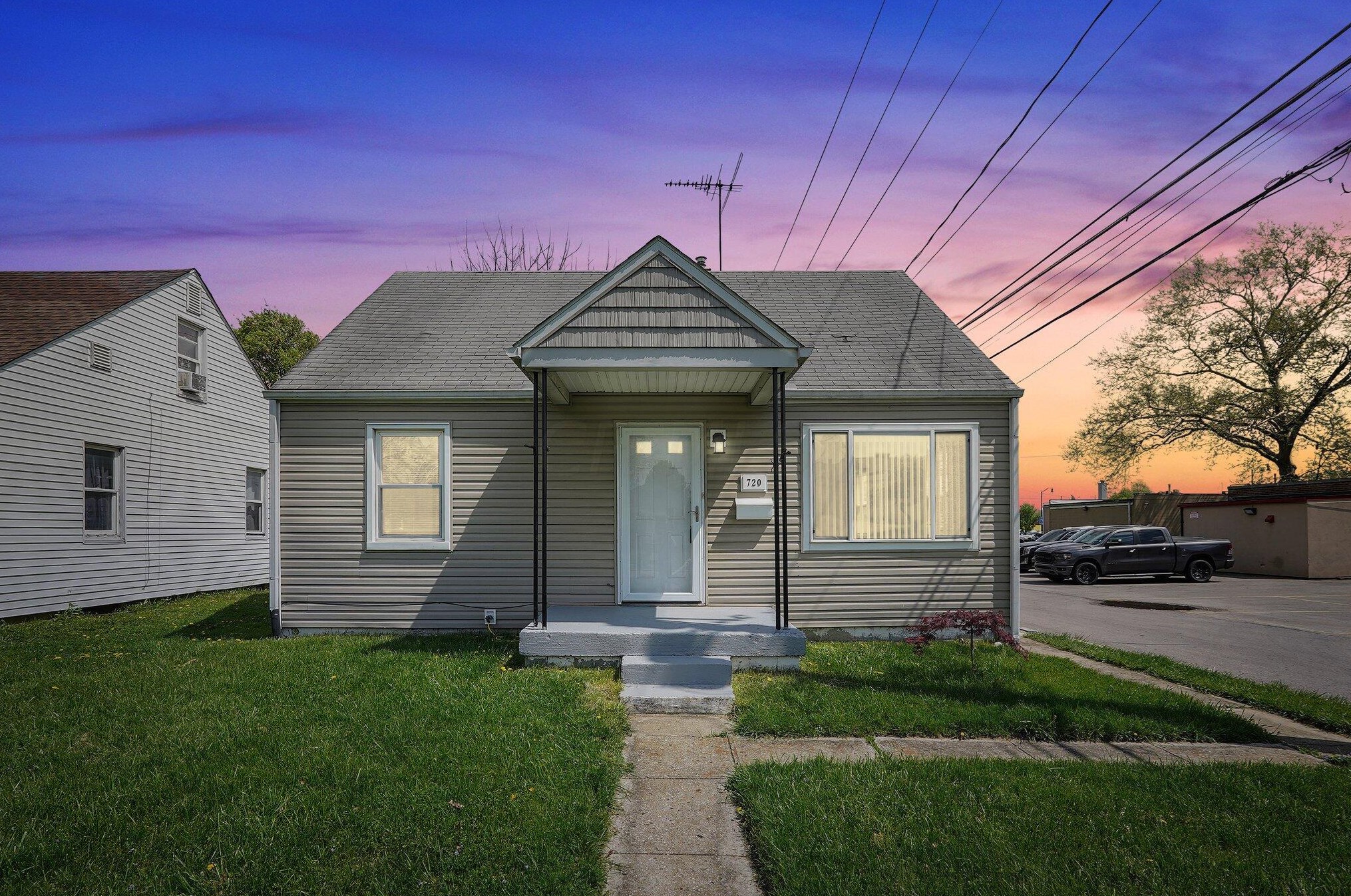 720 Hampton Rd, Columbus OH  43213-2730 exterior