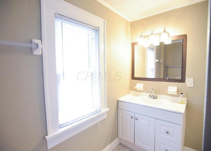 320 Welch Ave, Columbus OH 43207-1223 exterior