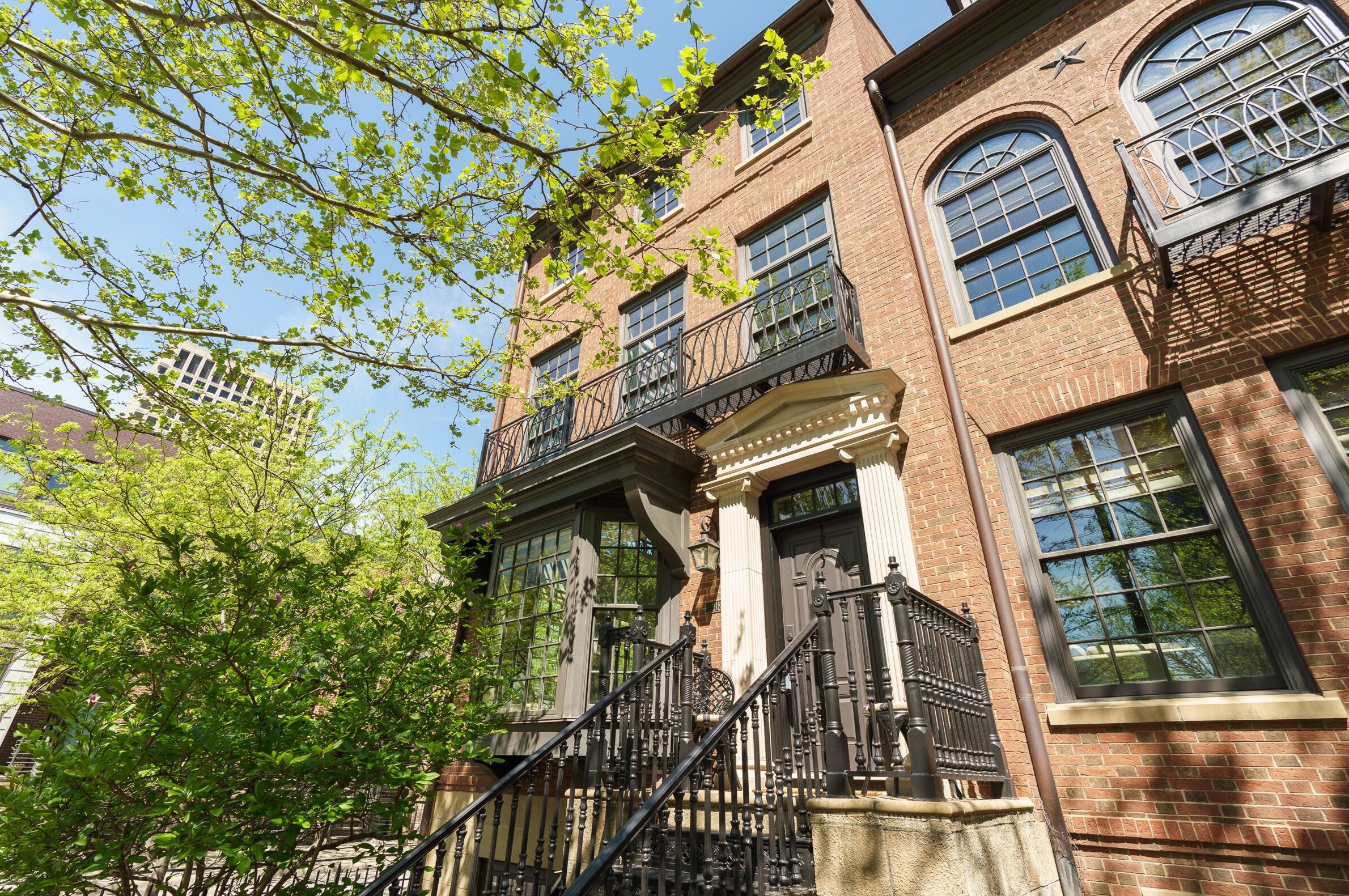 218 Gay St, Columbus, OH 43215-3211
