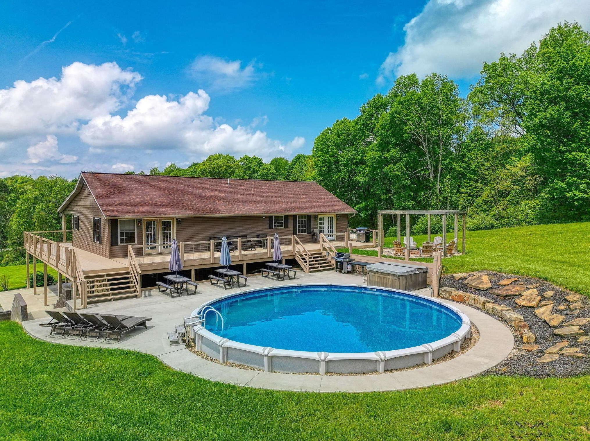 20328 State Route 328, New Plymouth, OH 45654