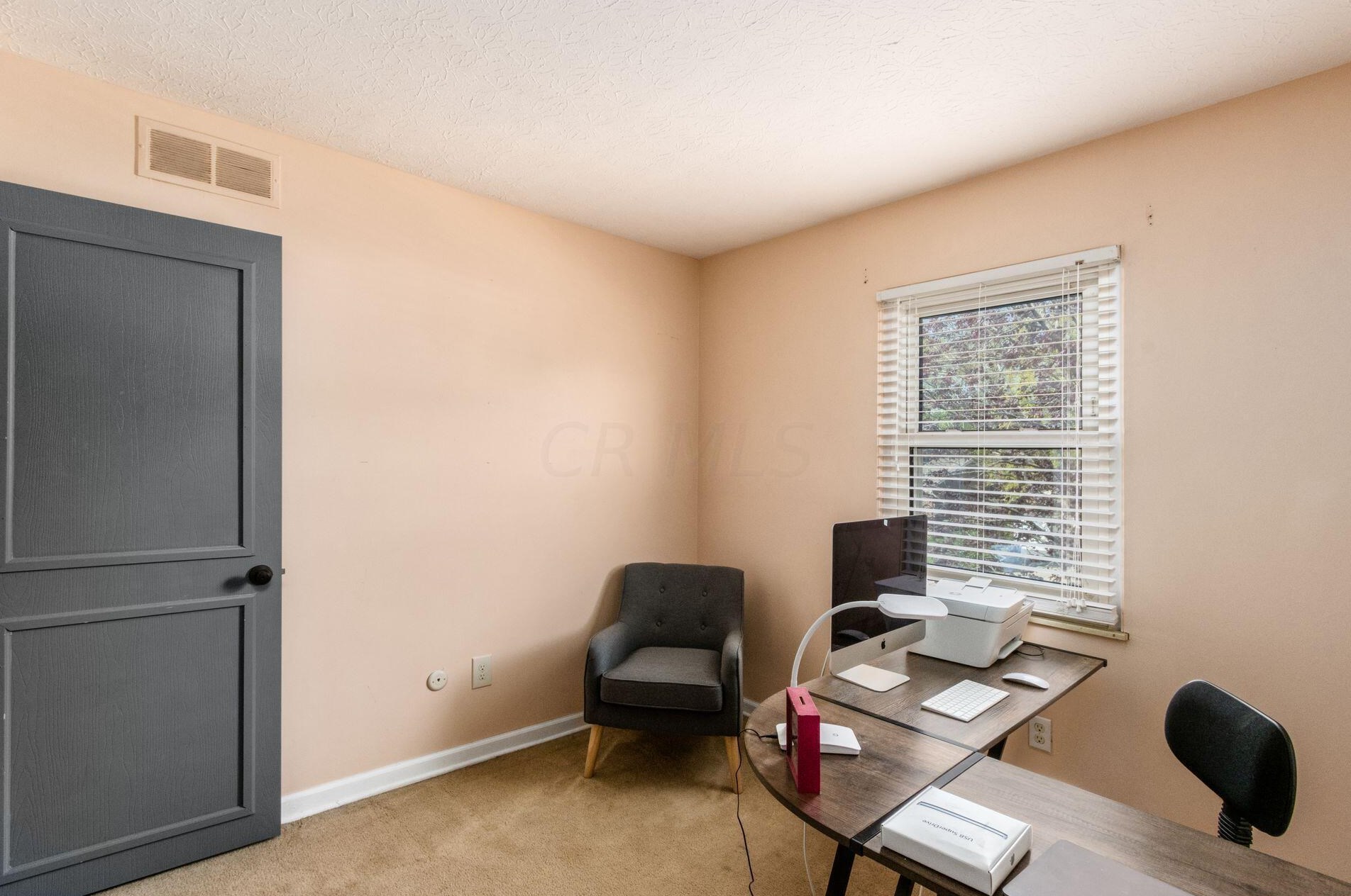 7646 Yosemite Dr, Columbus OH  43085-1535 exterior