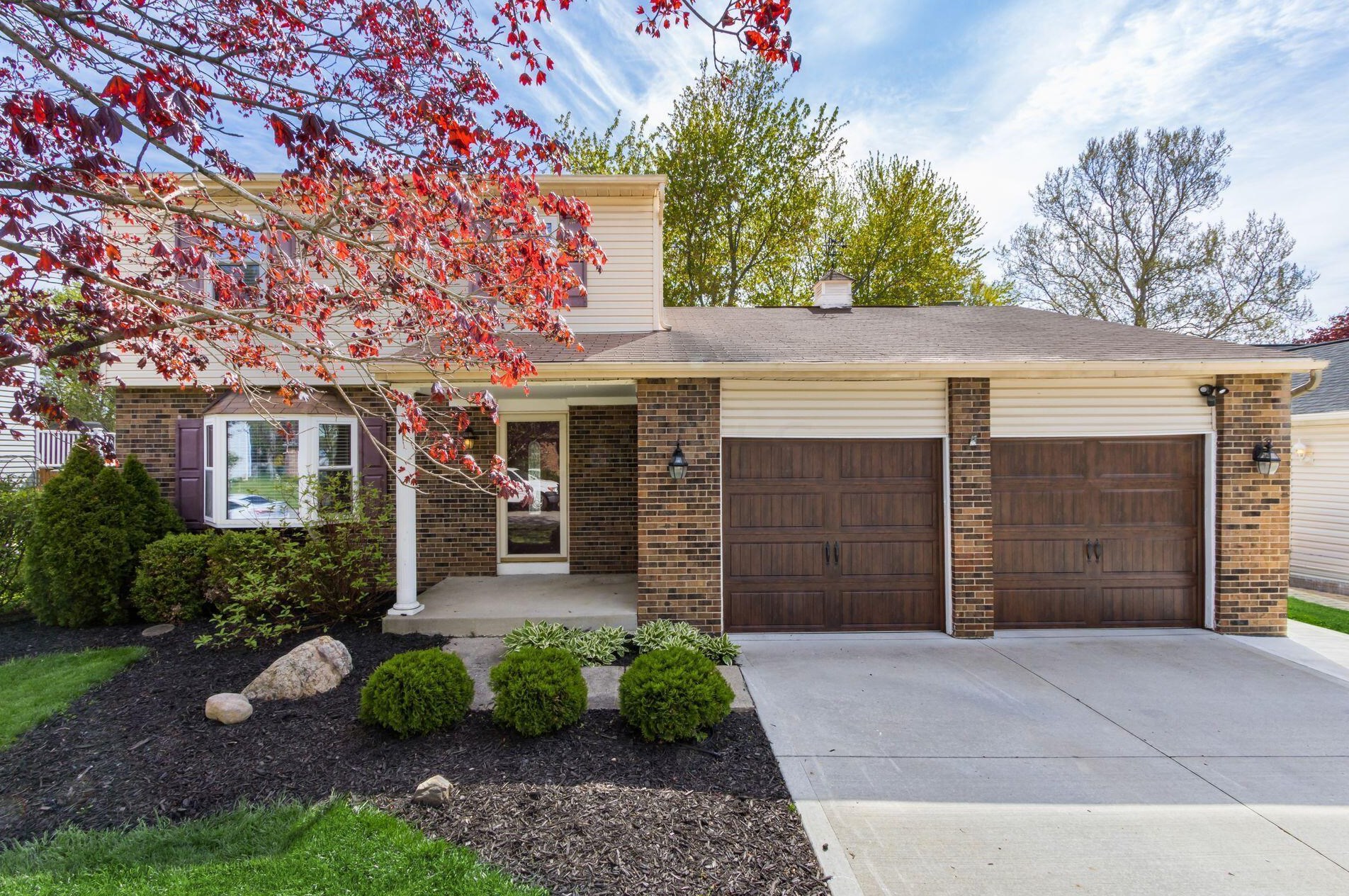 7646 Yosemite Dr, Columbus, OH 43085-1535