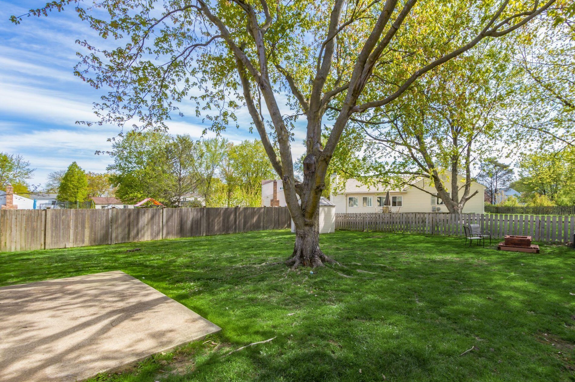 7646 Yosemite Dr, Columbus OH  43085-1535 exterior