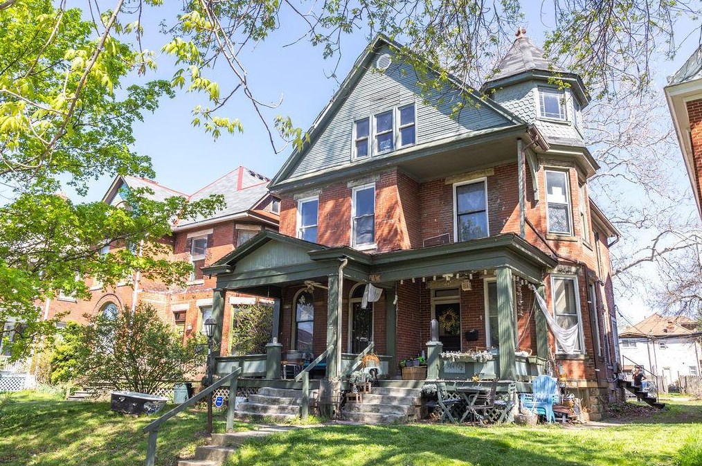 384 E Oakland Ave, Columbus, OH 43202
