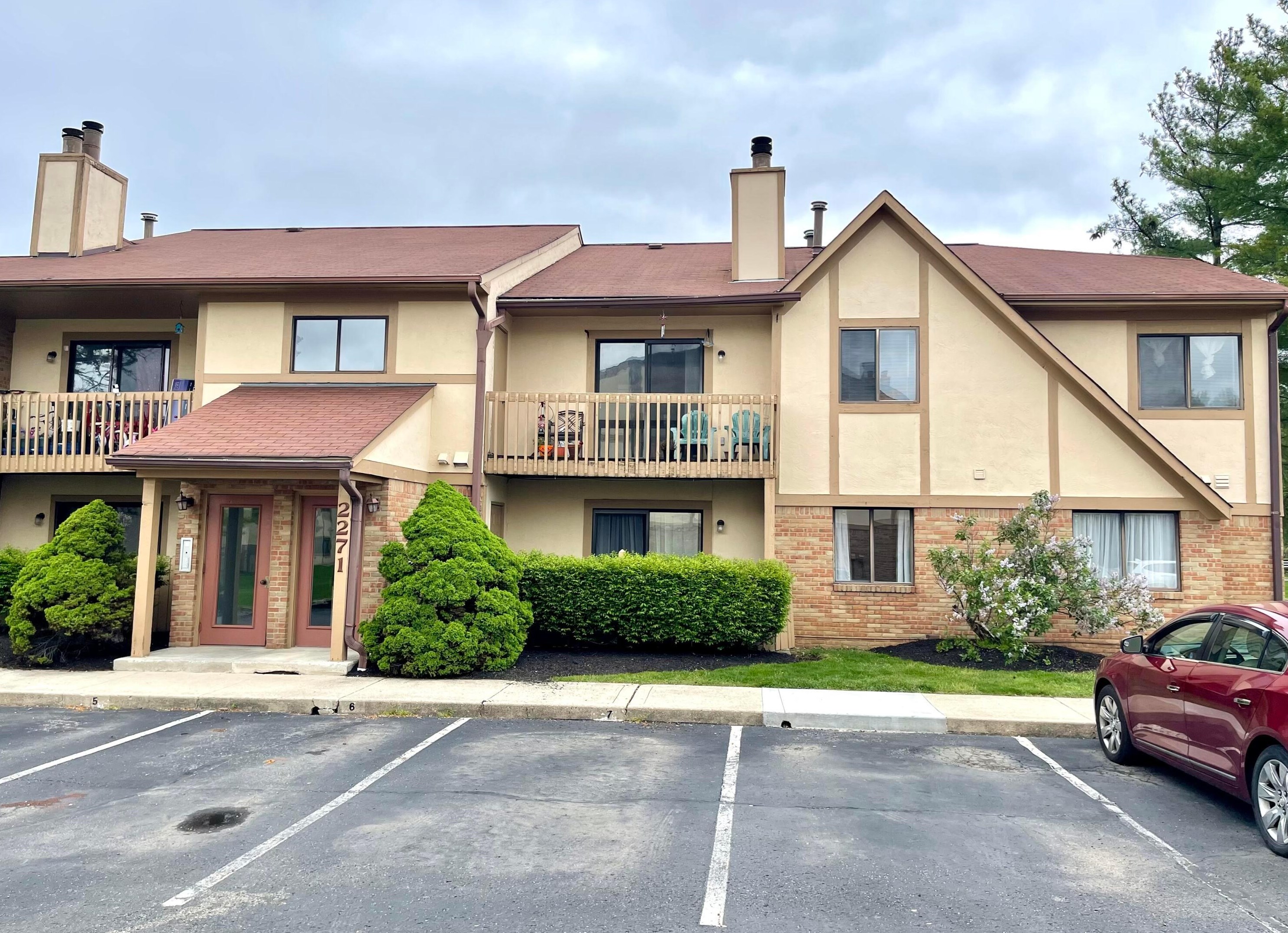 2271 Hedgerow Road #2271d, Columbus, OH 43220