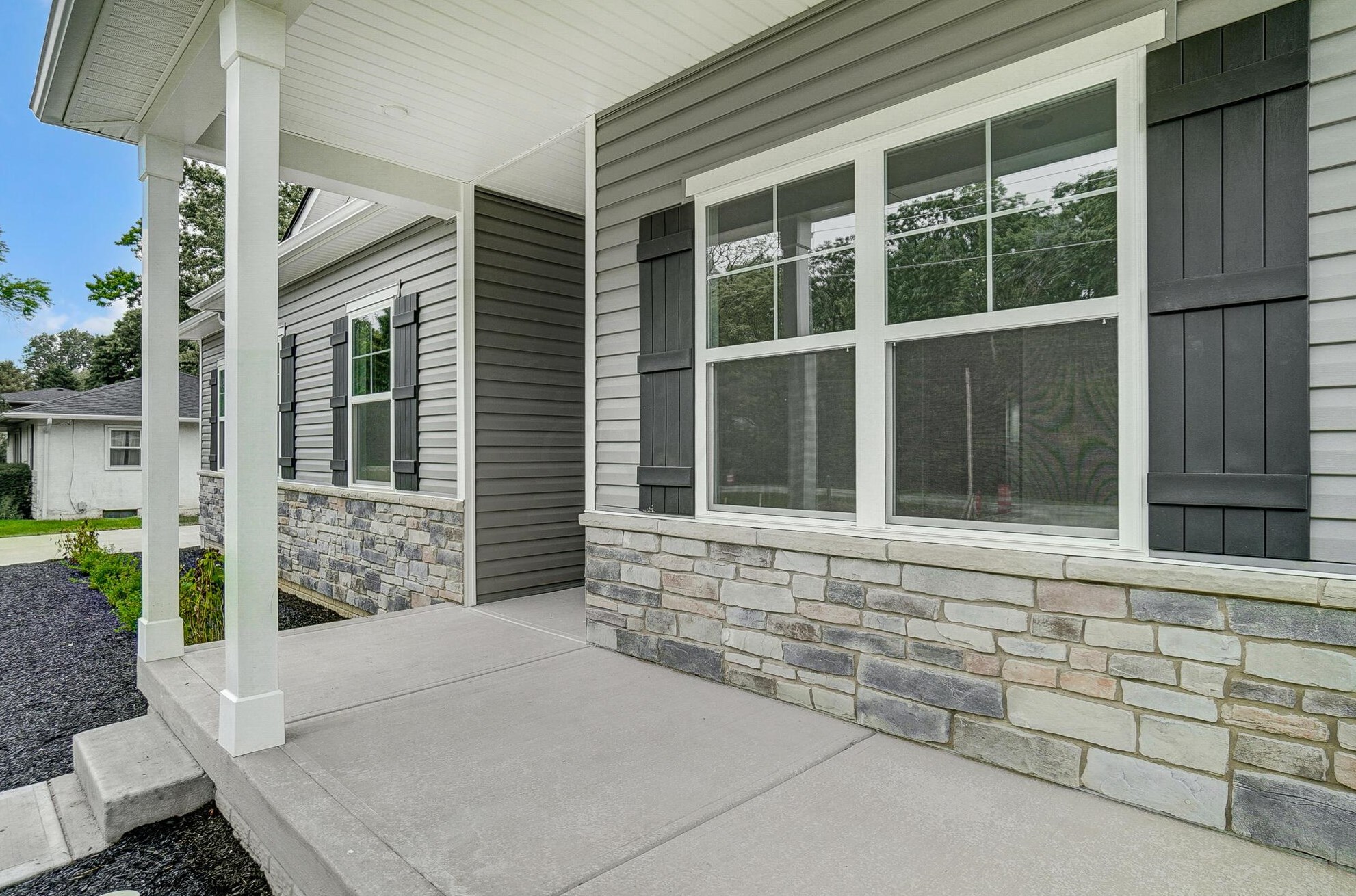 1540 Alton Darby Creek Rd, Columbus OH 43228-9708 exterior