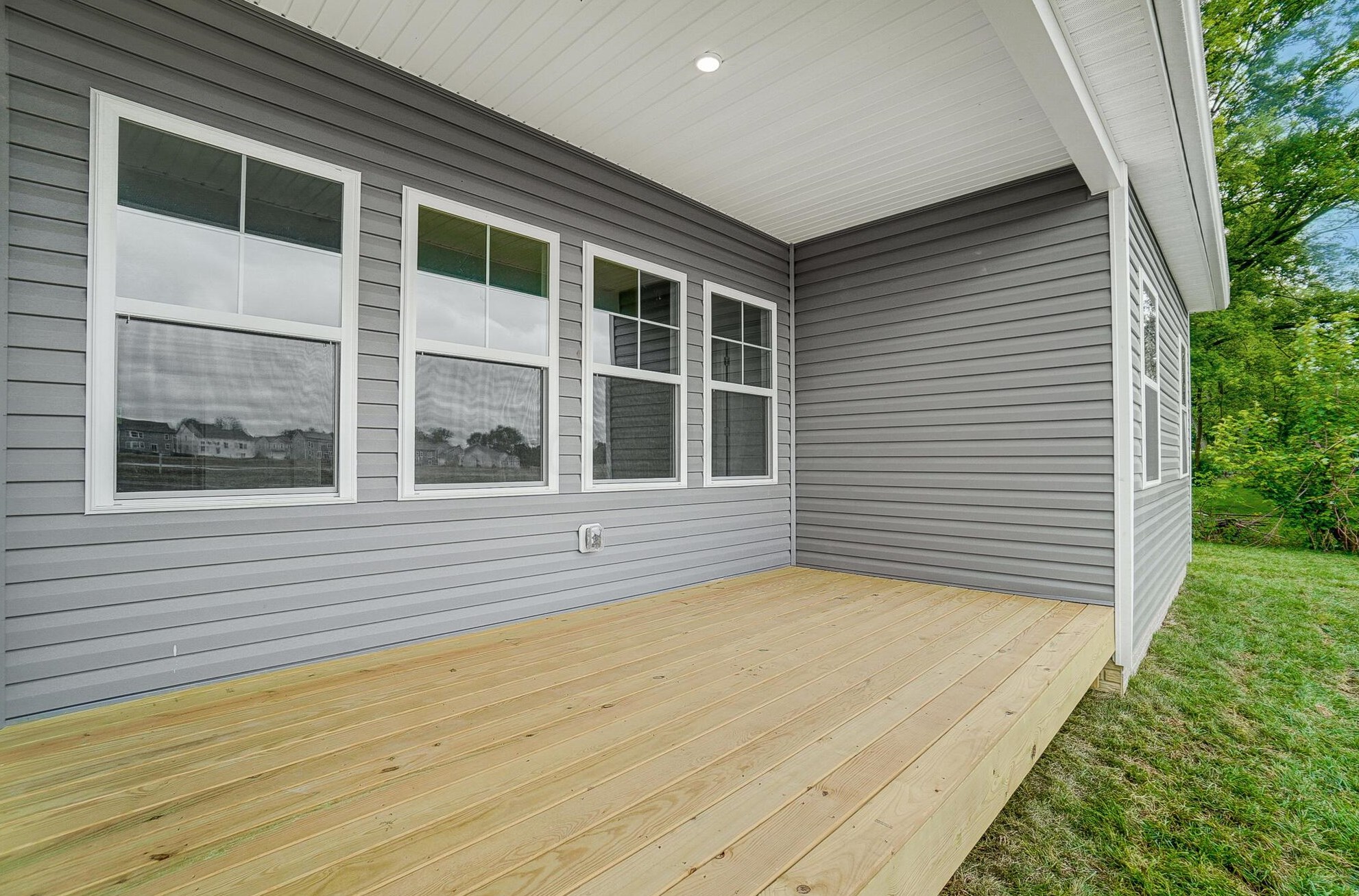 1540 Alton Darby Creek Rd, Columbus OH 43228-9708 exterior