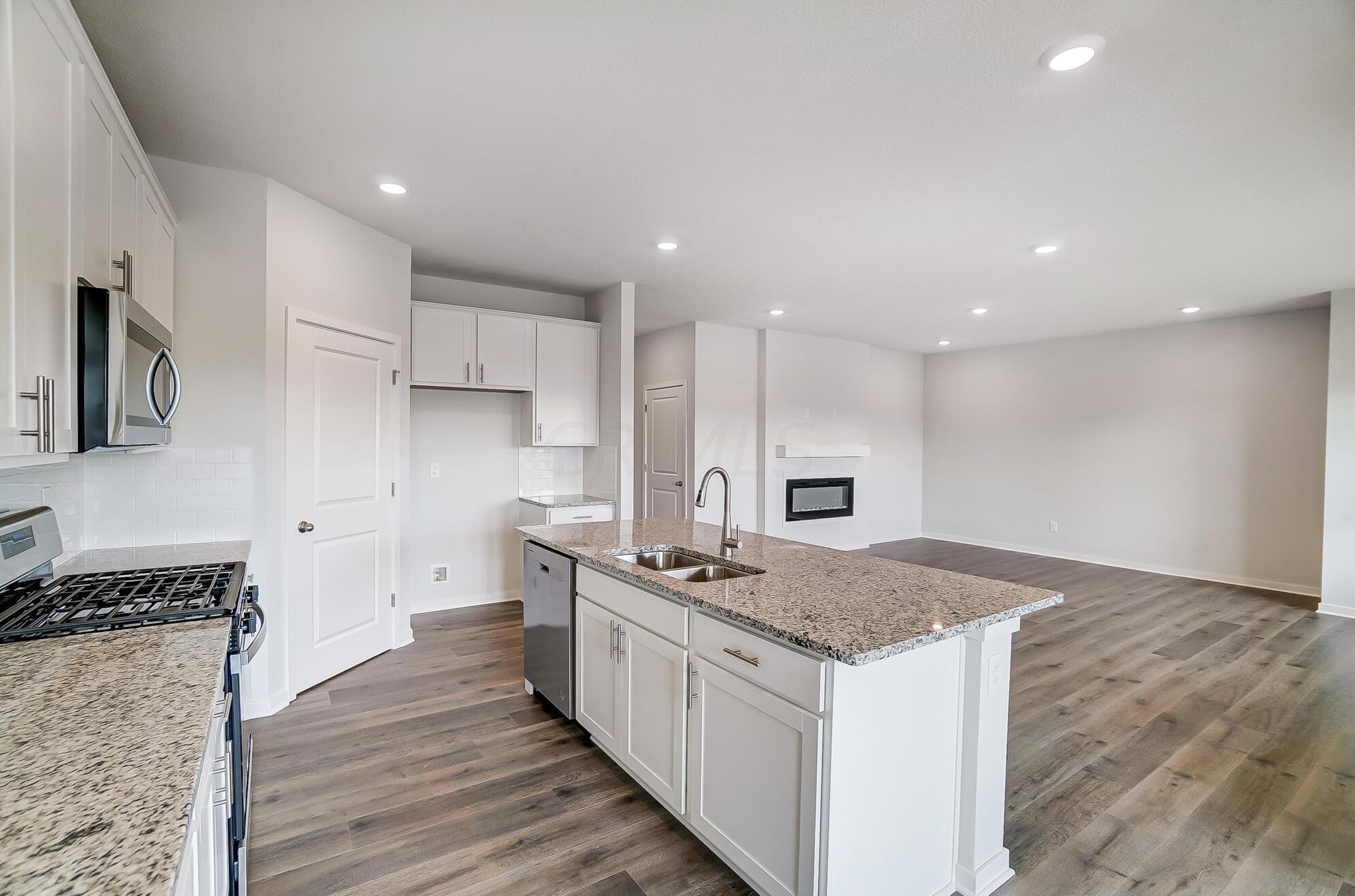 1540 Alton Darby Creek Rd, Columbus OH 43228-9708 exterior