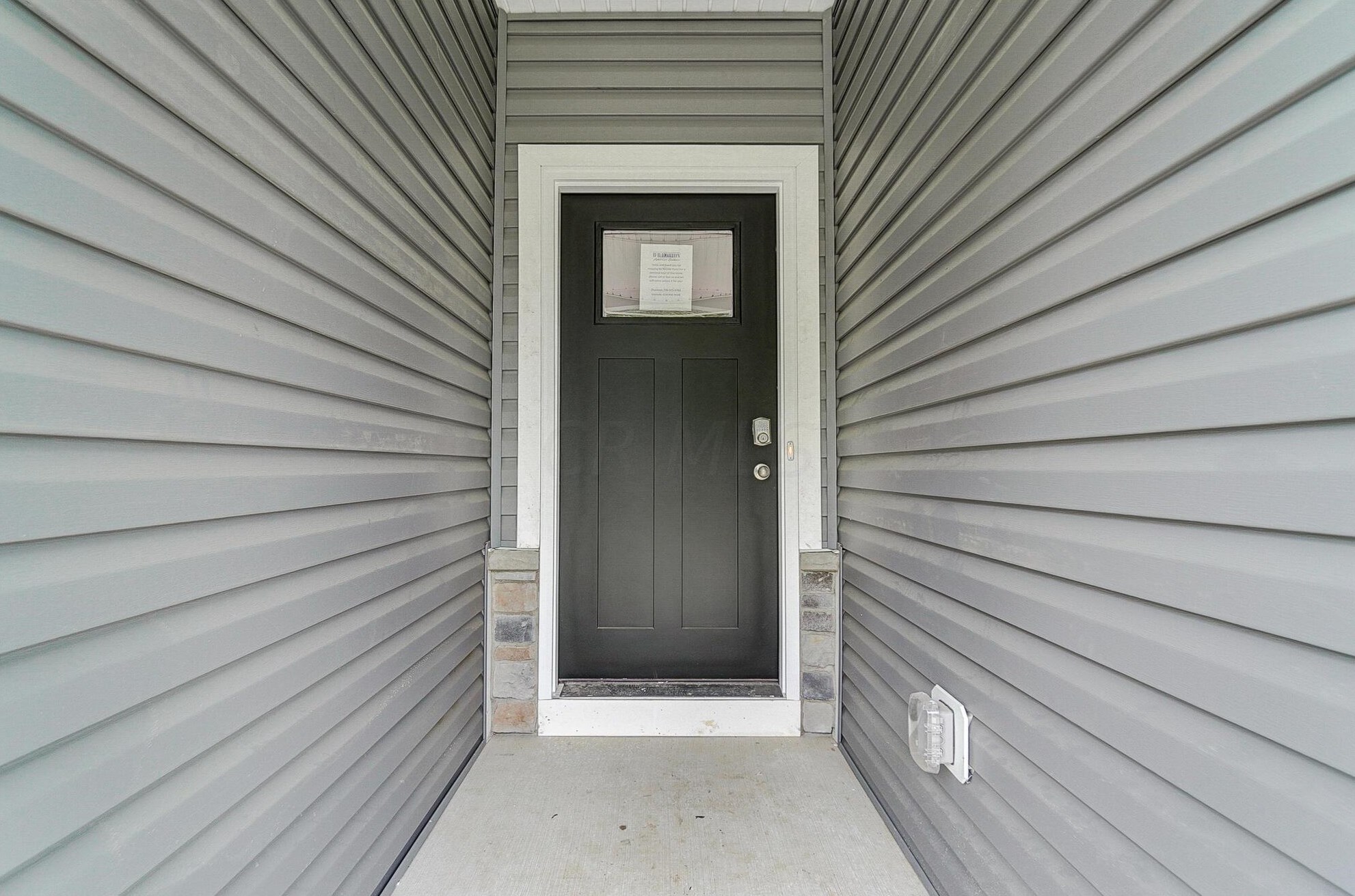 1540 Alton Darby Creek Rd, Columbus OH 43228-9708 exterior