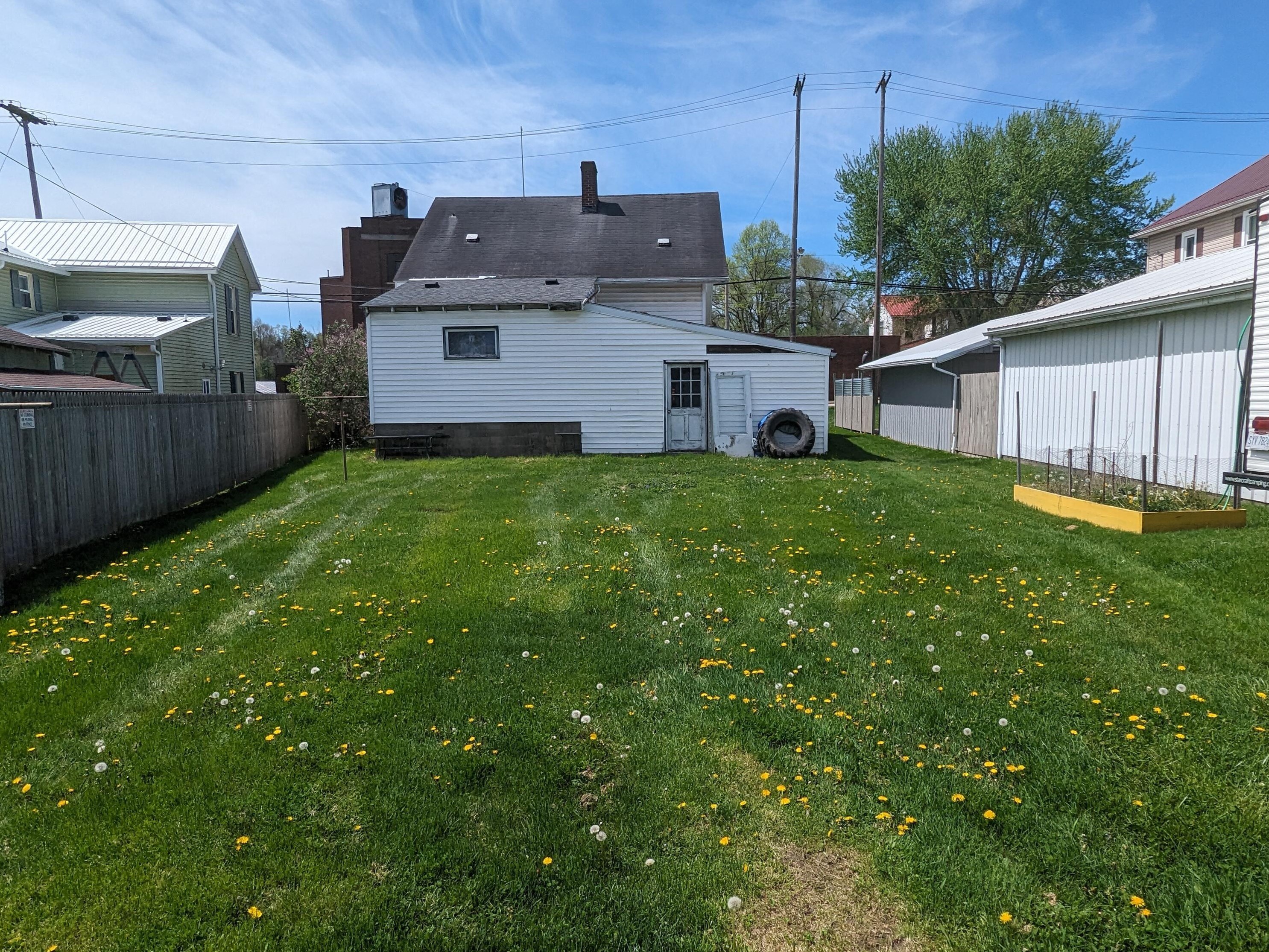 523 Main St, New Lexington, OH 43764-1206