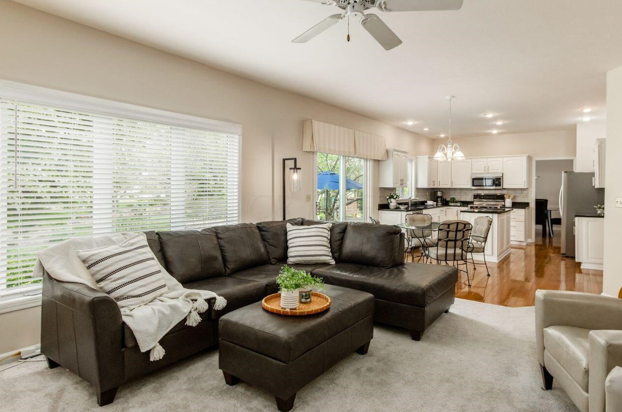 548 Kingfisher Dr, Westerville OH  43082-1064 exterior