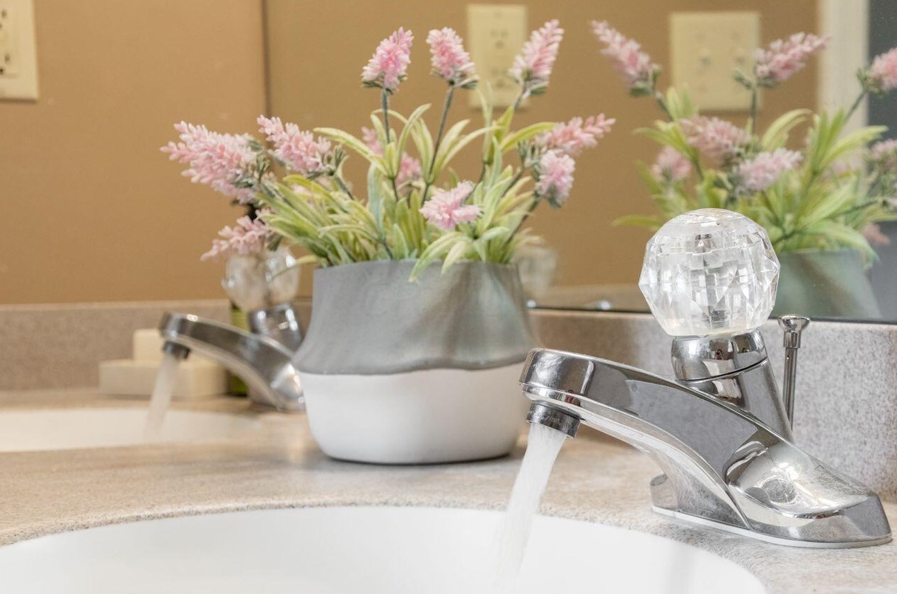 548 Kingfisher Dr, Westerville OH  43082-1064 exterior