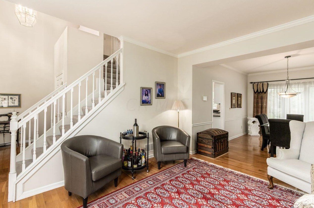 548 Kingfisher Dr, Westerville OH  43082-1064 exterior