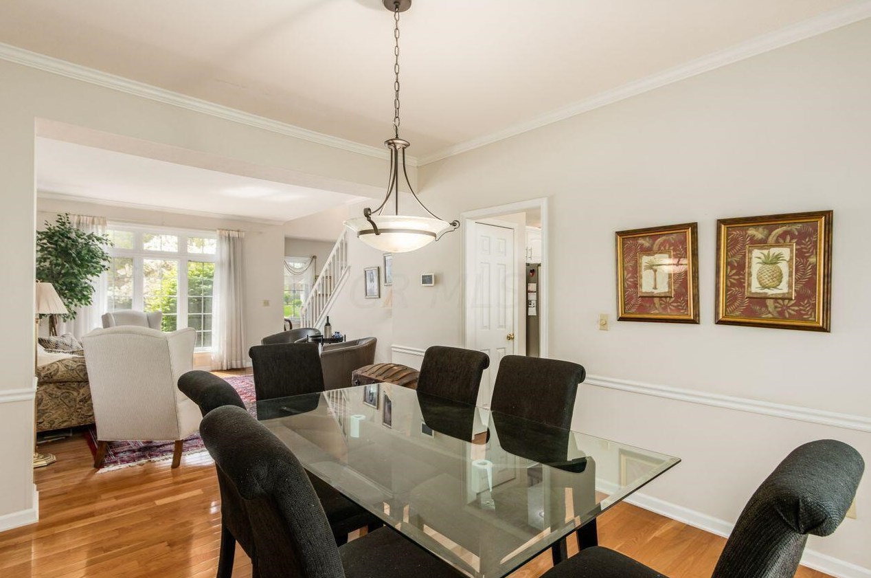 548 Kingfisher Dr, Westerville OH  43082-1064 exterior