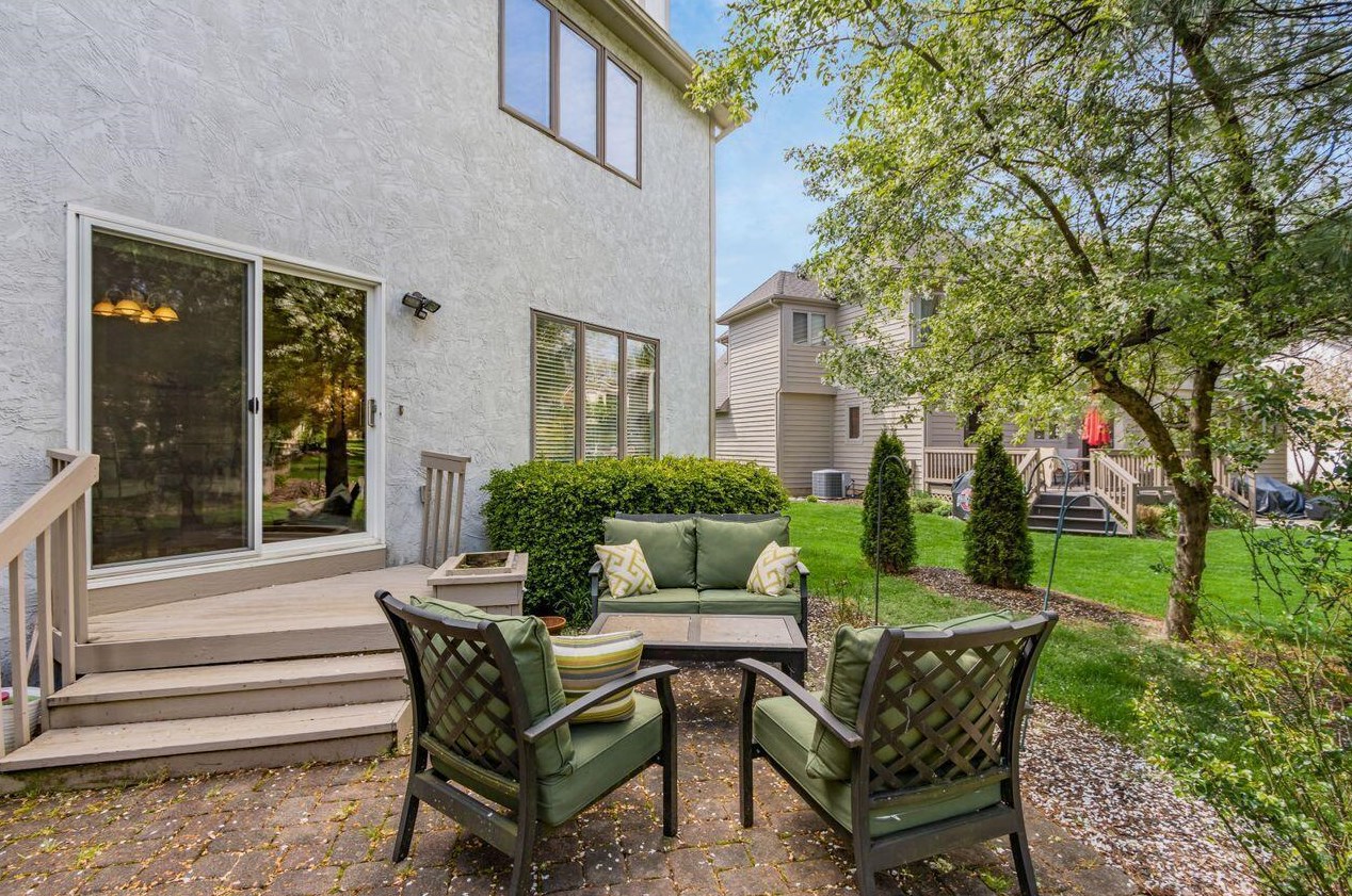 548 Kingfisher Dr, Westerville OH  43082-1064 exterior