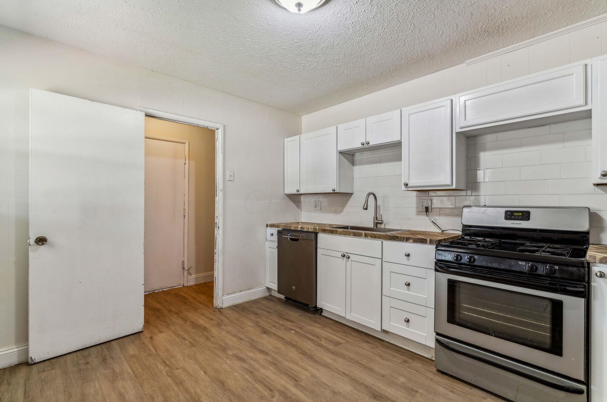 3075 Bluefield Dr, Columbus, OH 43207-3303