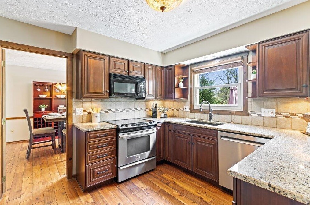 5349 Aryshire Dr, Dublin OH  43017-9424 exterior