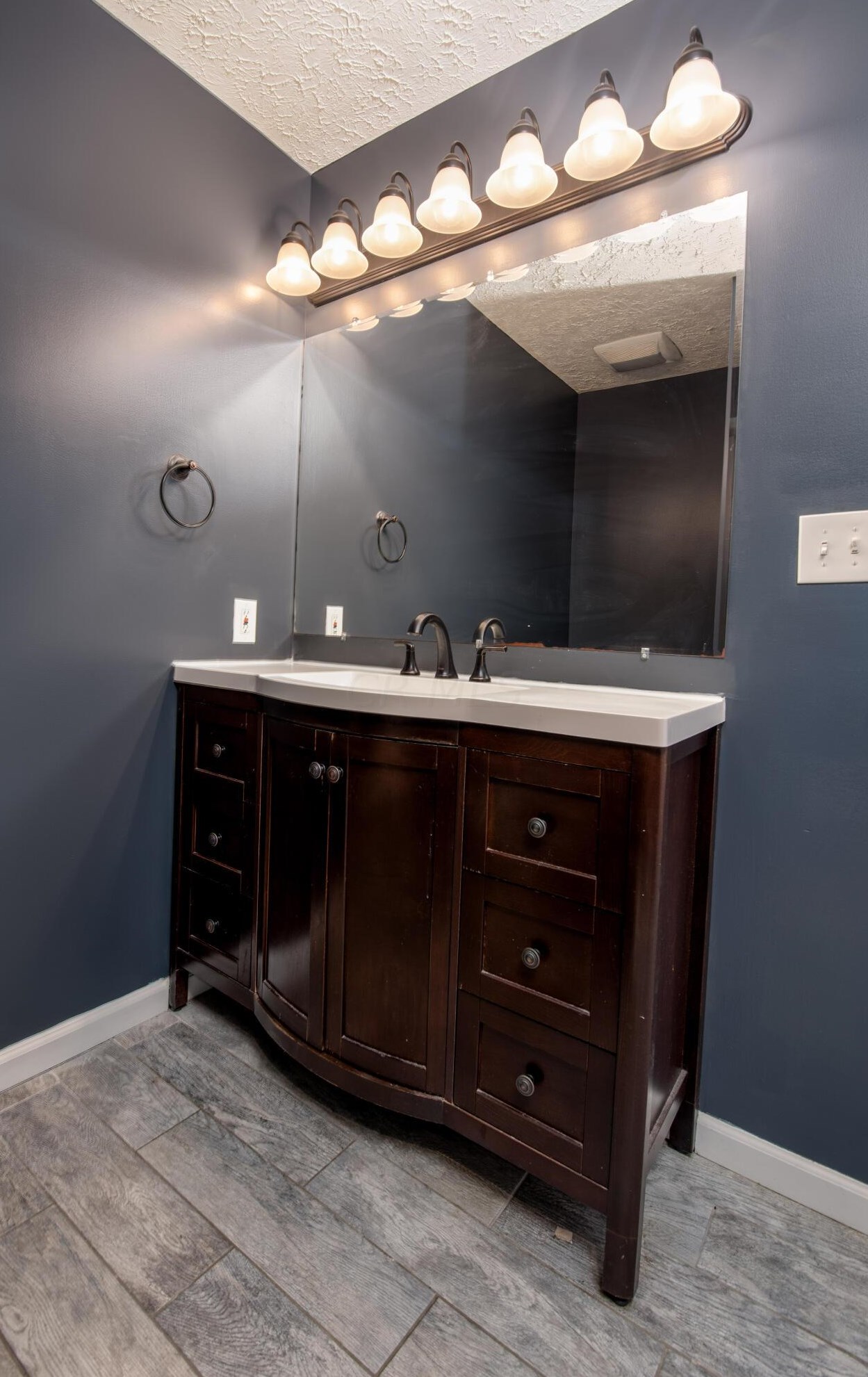 3062 Frobisher Ave, Dublin OH  43017-1617 exterior