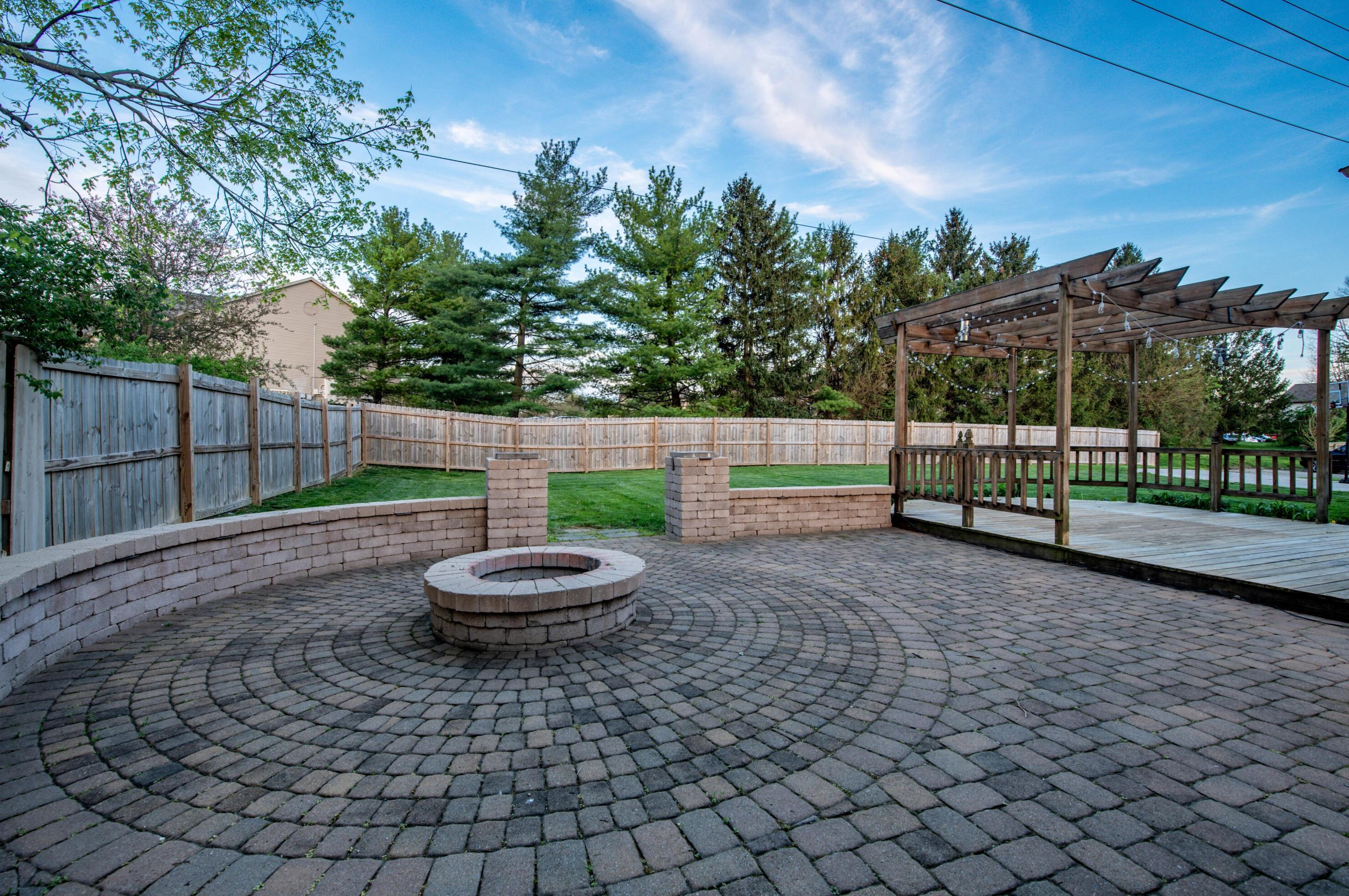 3062 Frobisher Ave, Dublin OH  43017-1617 exterior