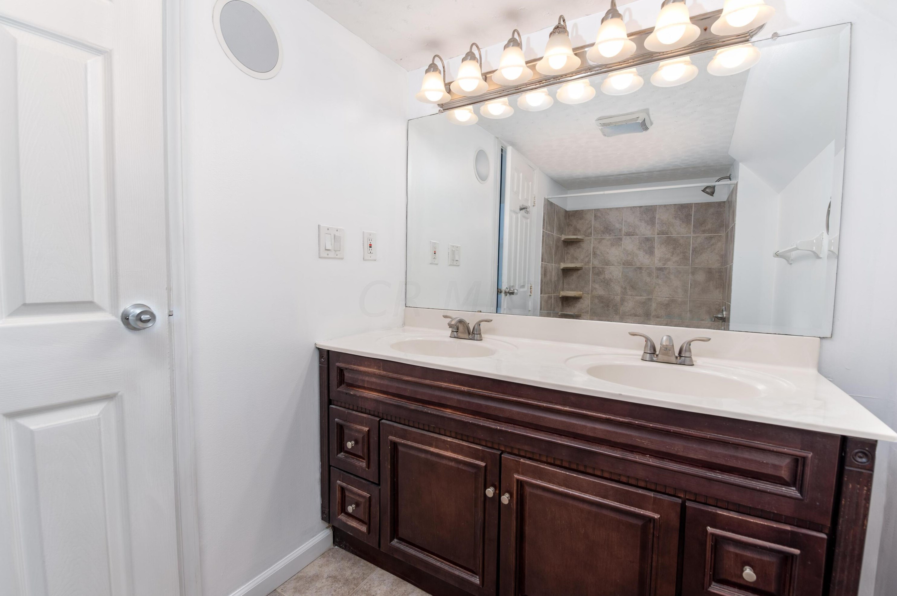 3062 Frobisher Ave, Dublin OH  43017-1617 exterior