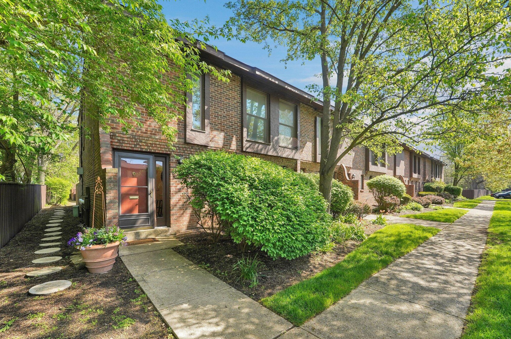 3114 Arlingtowne Ln #unit 9, Columbus, OH 43221