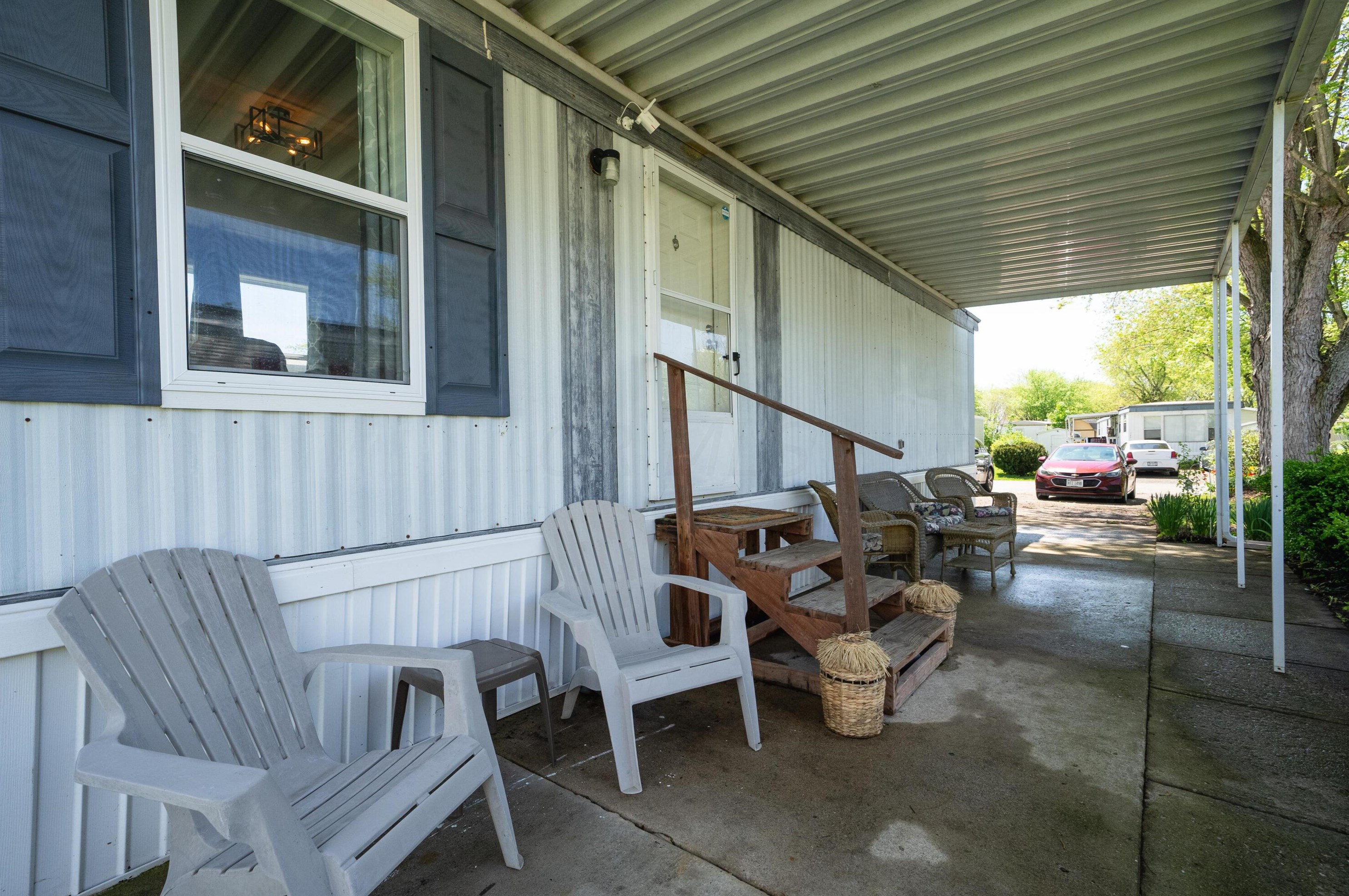 101 Woodfield Pl, Ashville OH  43103-2000 exterior