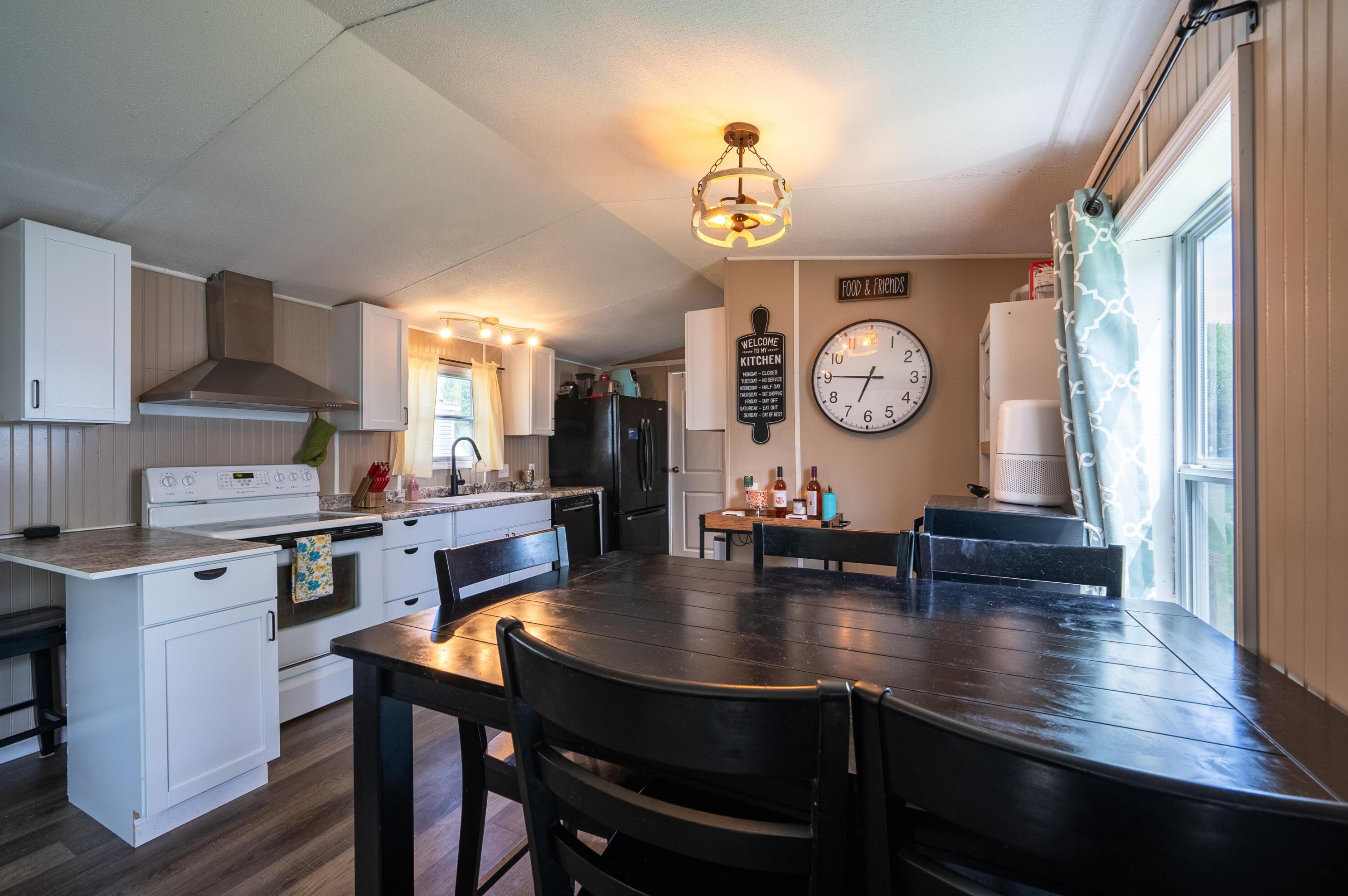 101 Woodfield Pl, Ashville OH  43103-2000 exterior