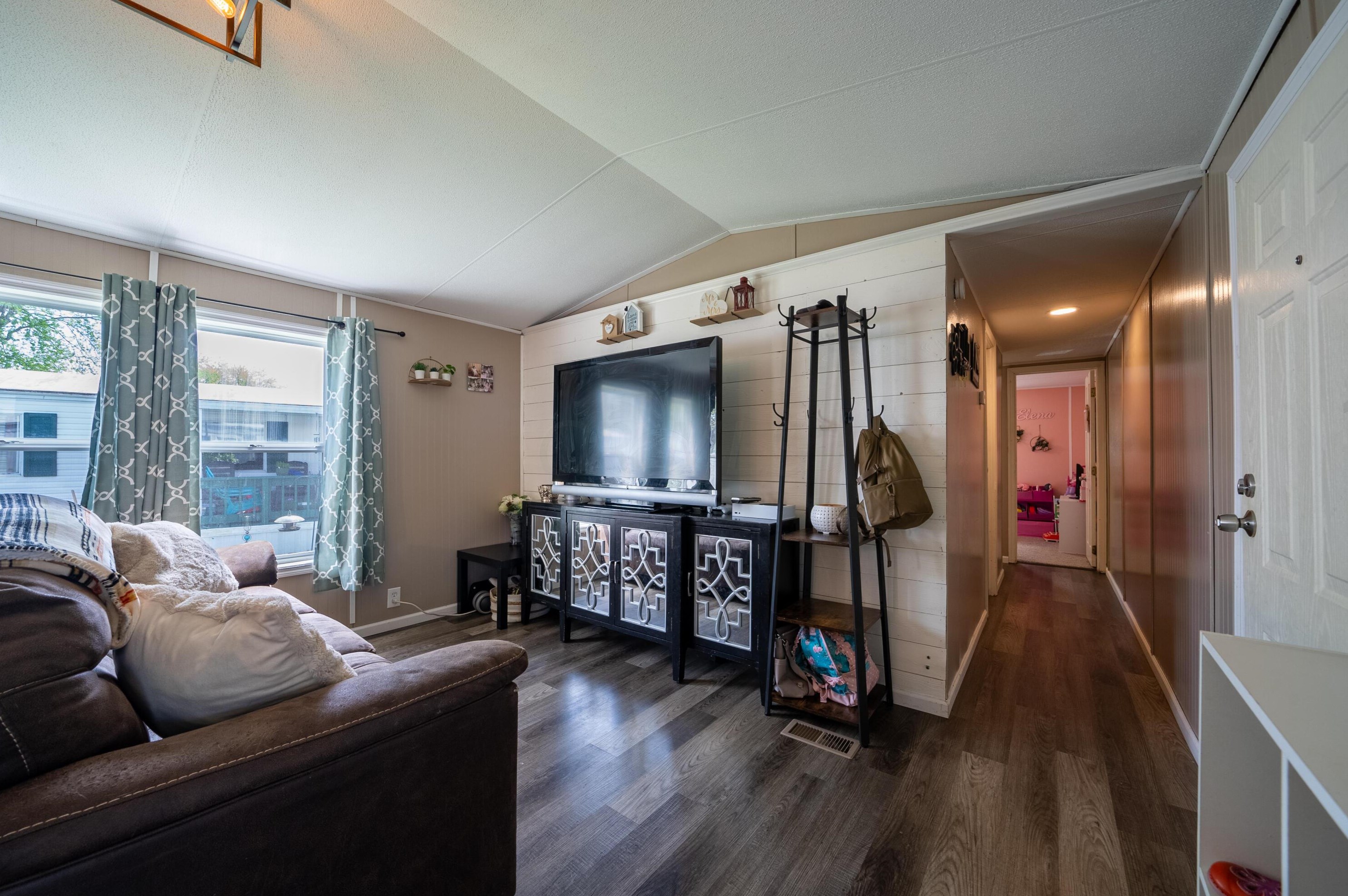 101 Woodfield Pl, Ashville OH  43103-2000 exterior