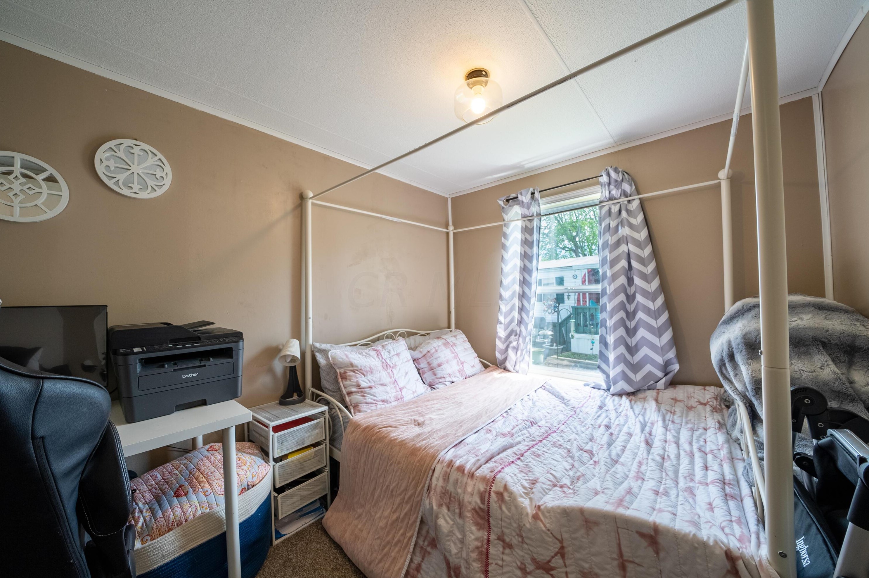 101 Woodfield Pl, Ashville OH  43103-2000 exterior