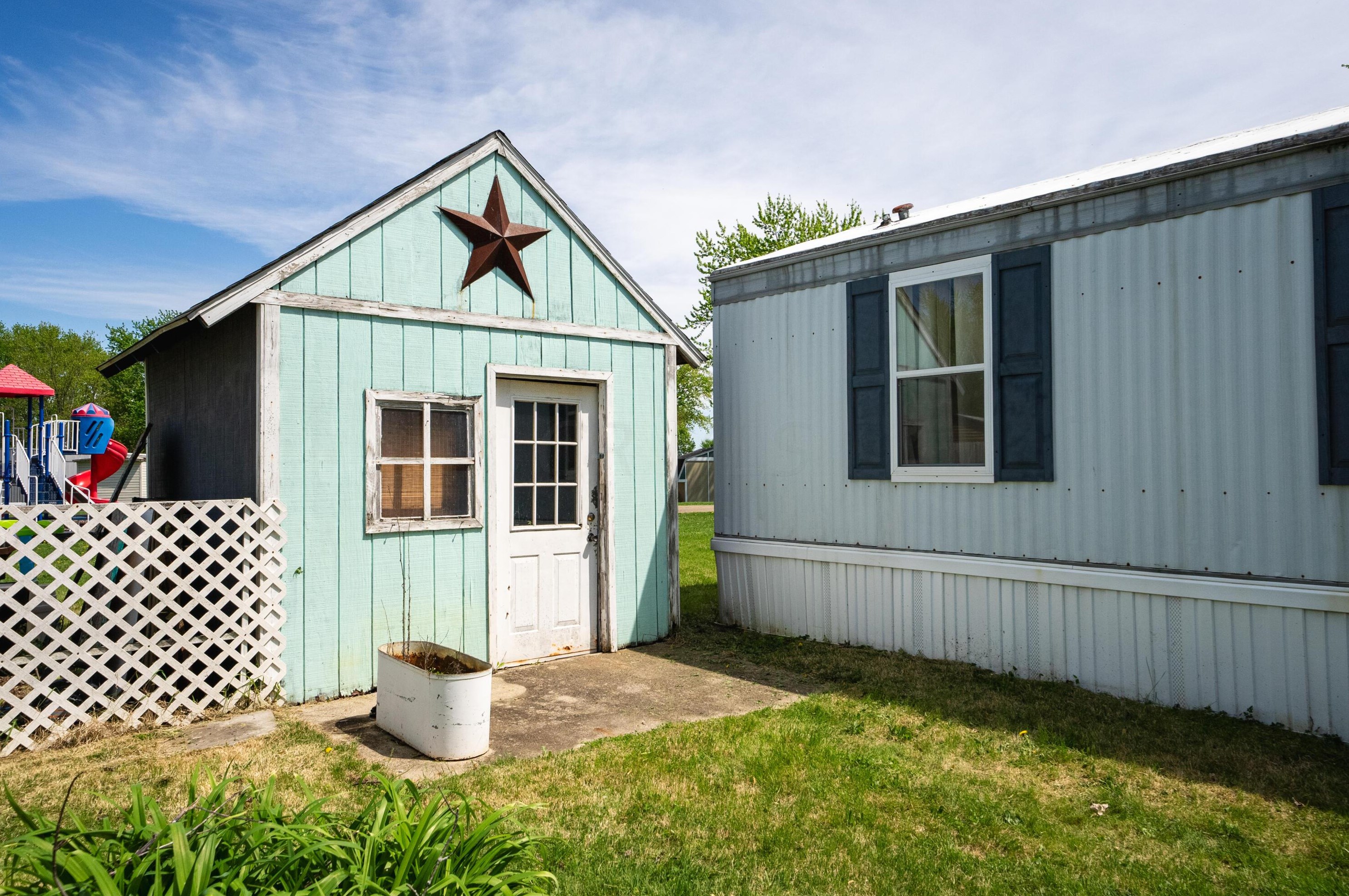 101 Woodfield Pl, Ashville OH  43103-2000 exterior