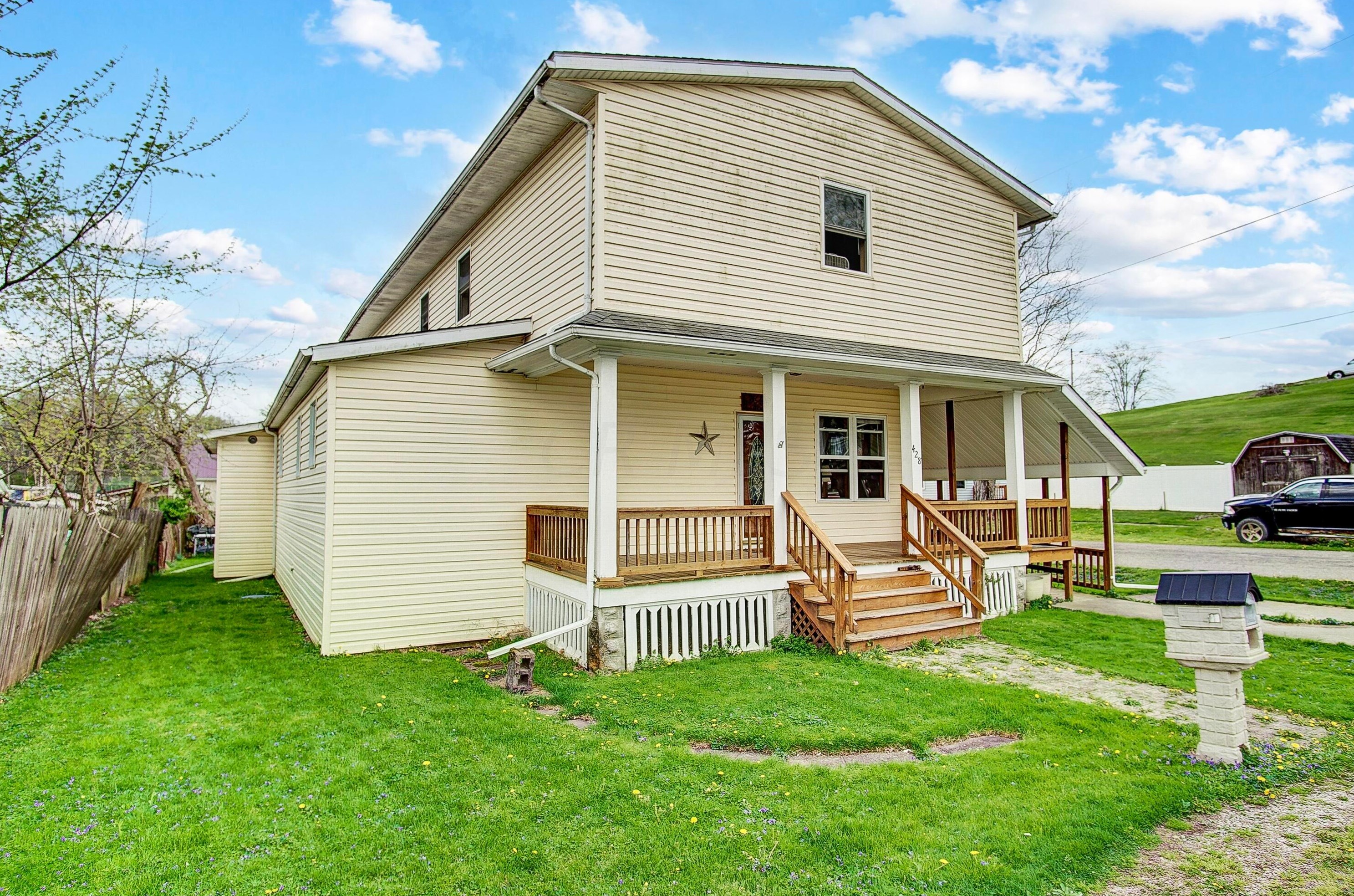 428 6th St, Philo, OH 43771