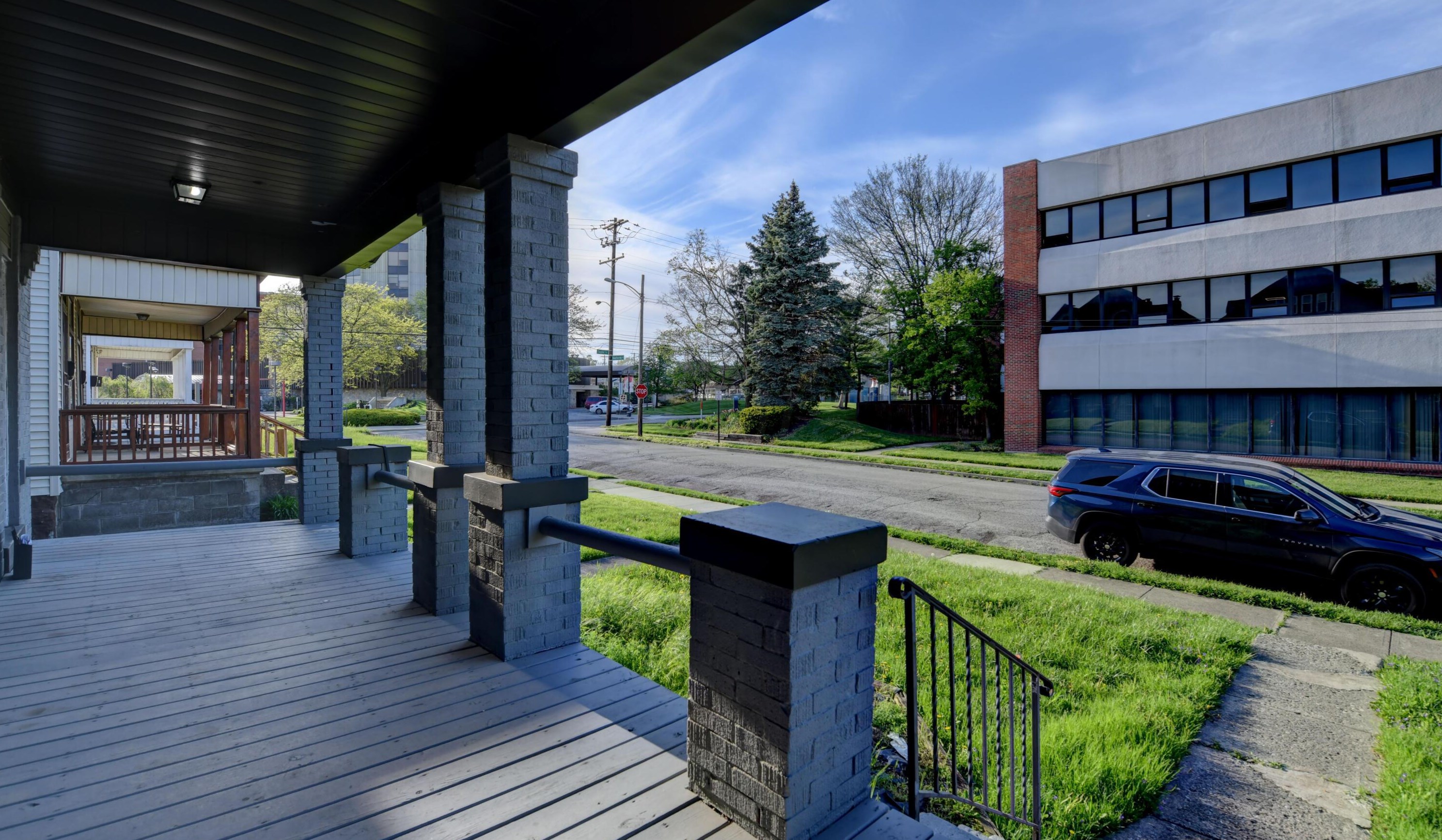 1517 Hawthorne Ave, Columbus, OH 43203